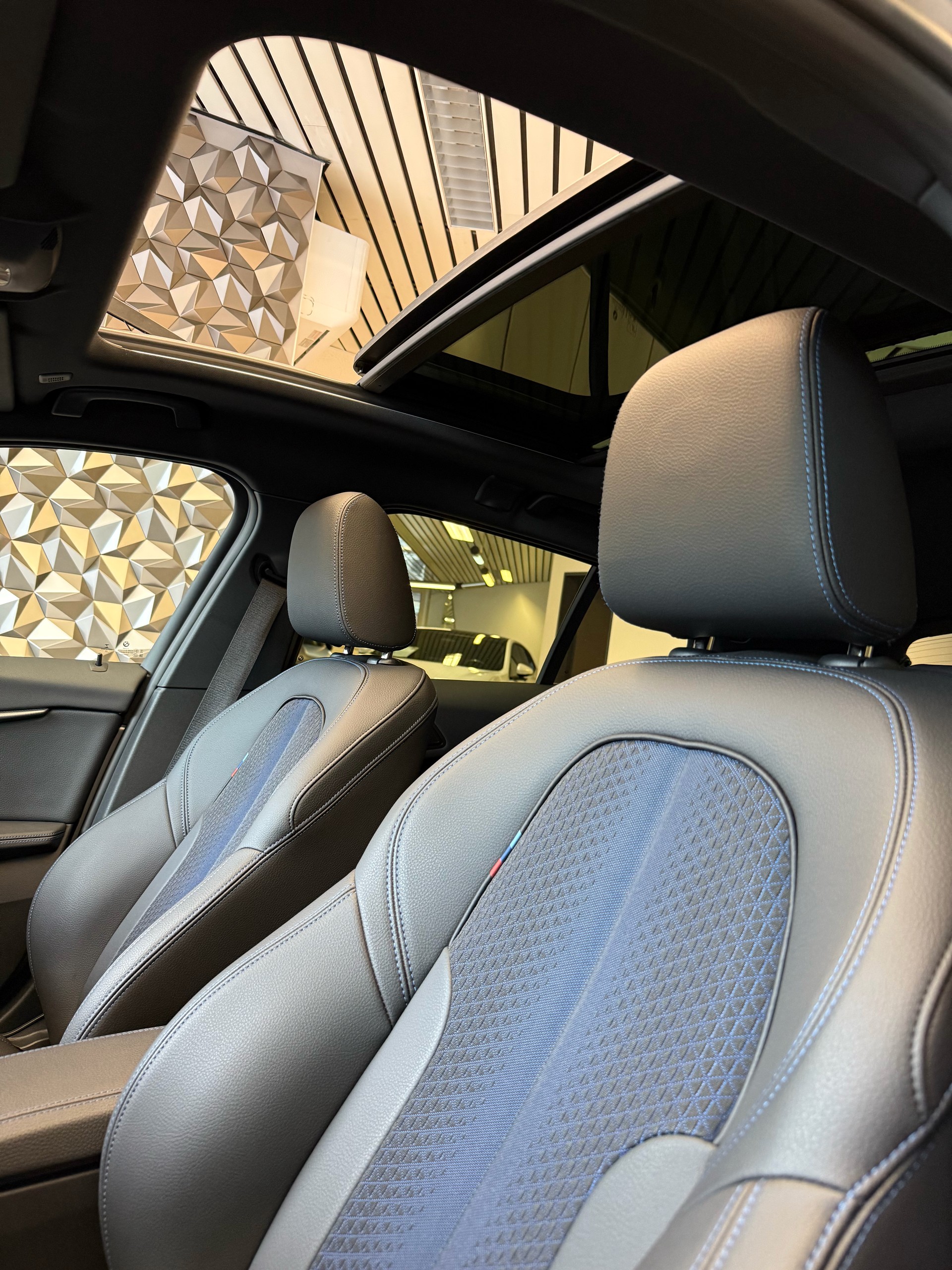 BMW 118i M Sport Steptronic-image-6
