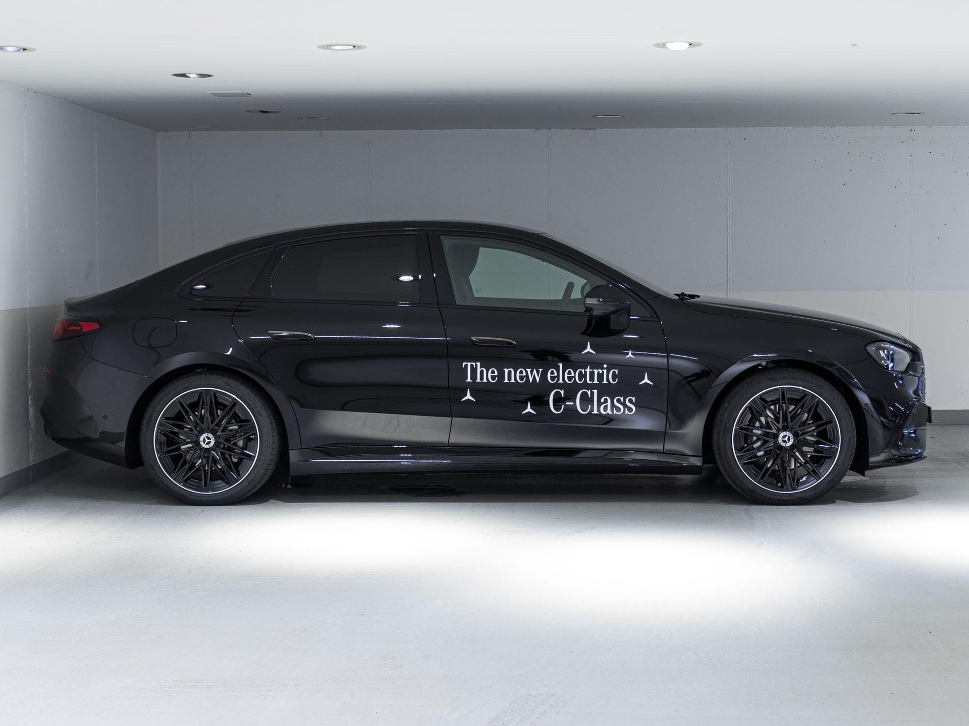 MERCEDES-BENZ C 400 4MATIC EQ-image-1