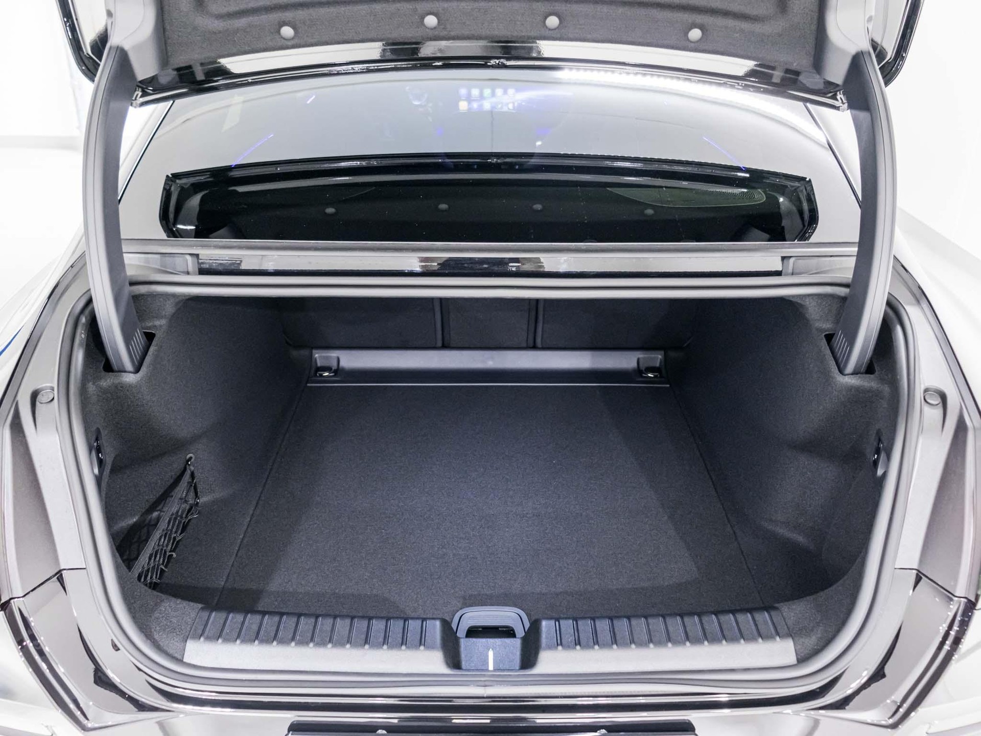 MERCEDES-BENZ C 400 4MATIC EQ-image-14