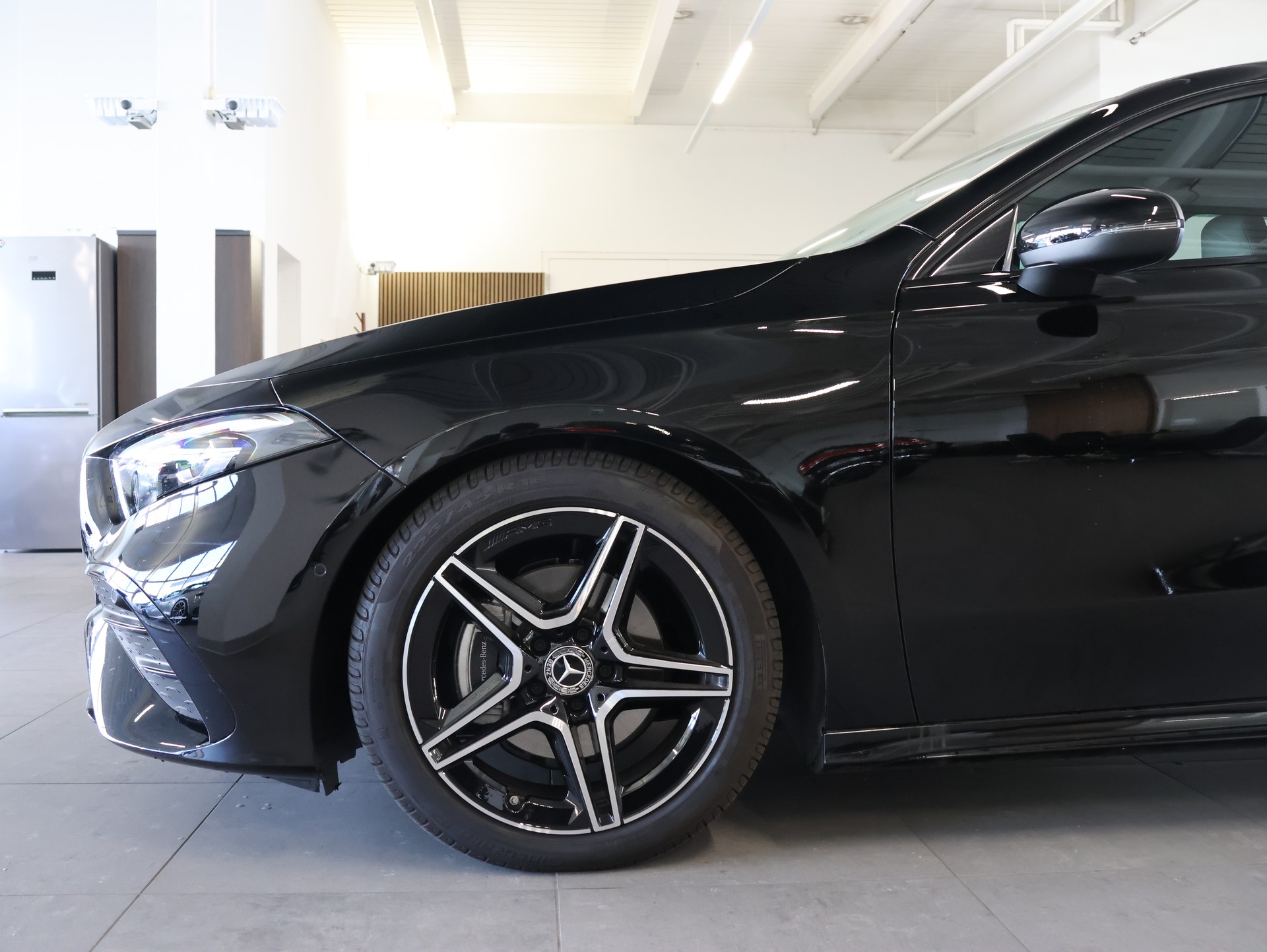 MERCEDES-BENZ A 180 7G-DCT *AMG-LINE*-image-8