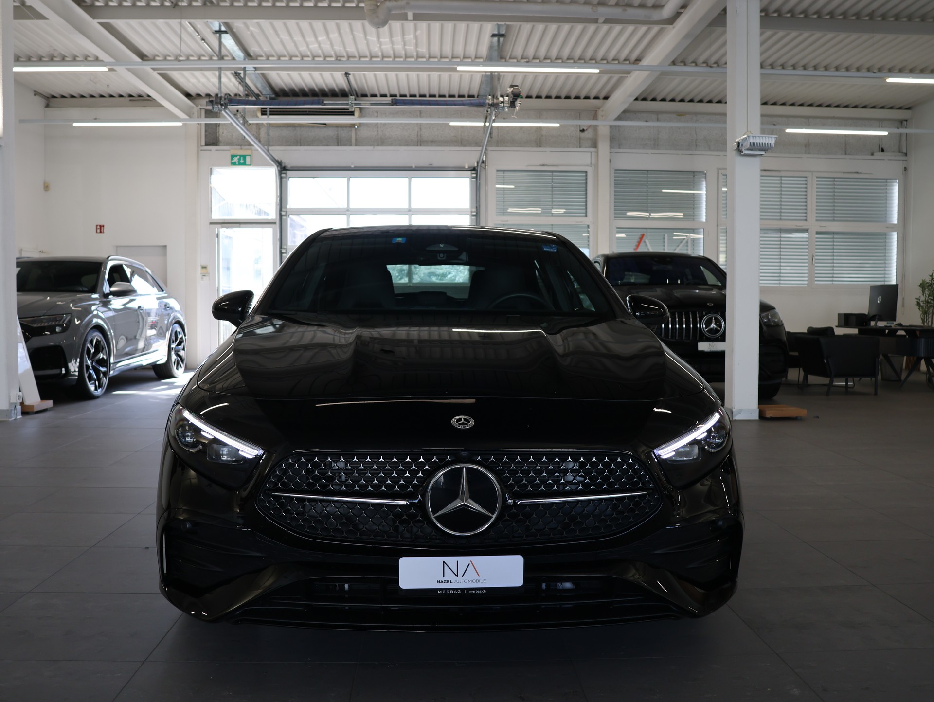 MERCEDES-BENZ A 180 7G-DCT *AMG-LINE*-image-2