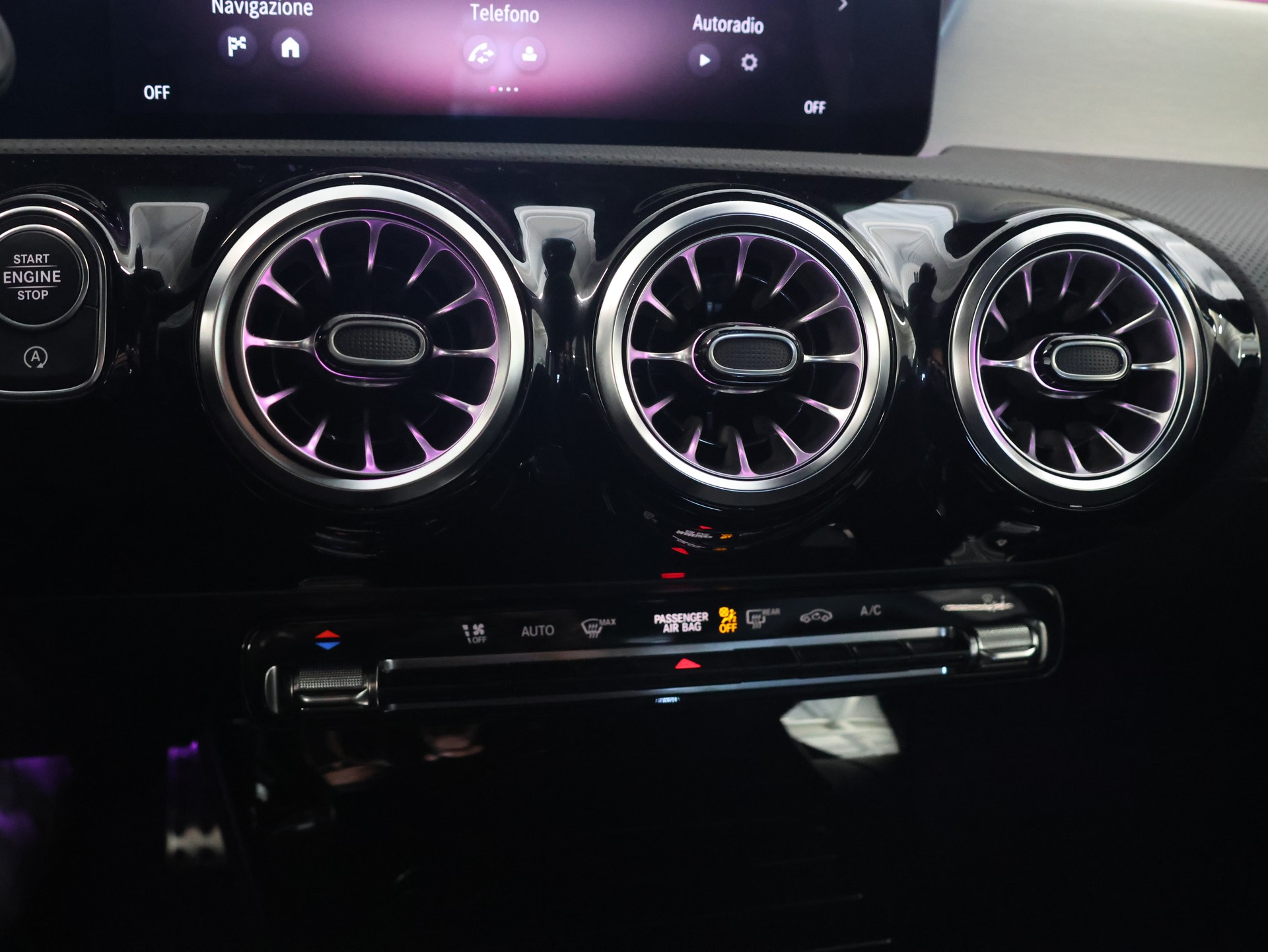 MERCEDES-BENZ A 180 7G-DCT *AMG-LINE*-image-13