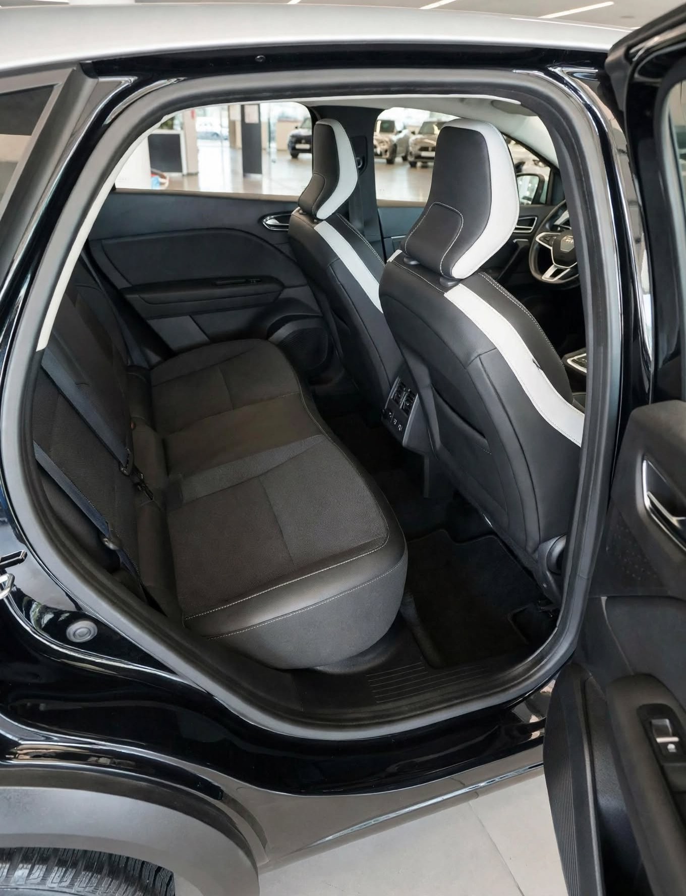 RENAULT Captur 1.3 TCe EDC Intens EDC - AUTOMATICA-image-9