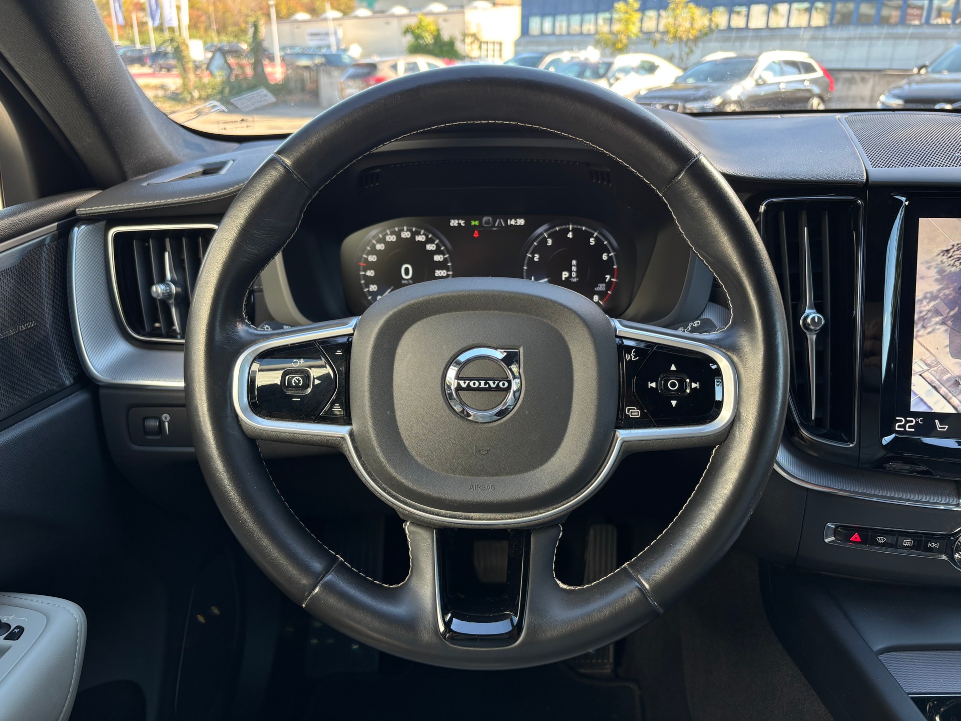 VOLVO XC60 2.0 B5 MH Inscription AWD-image-19