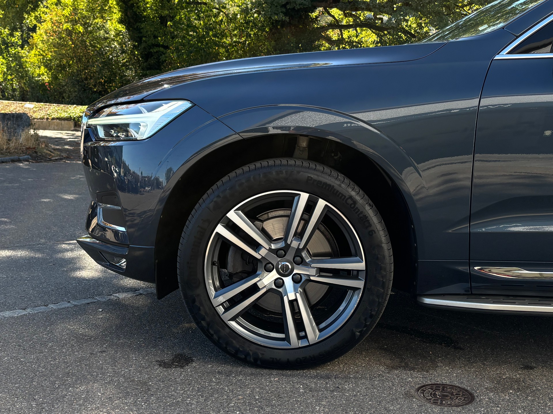 VOLVO XC60 2.0 B5 MH Inscription AWD-image-1
