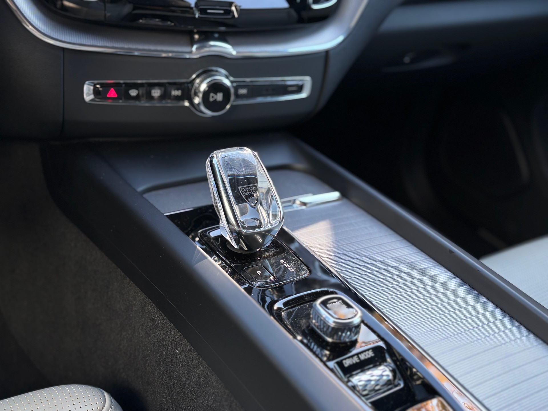 VOLVO XC60 2.0 B5 MH Inscription AWD-image-15