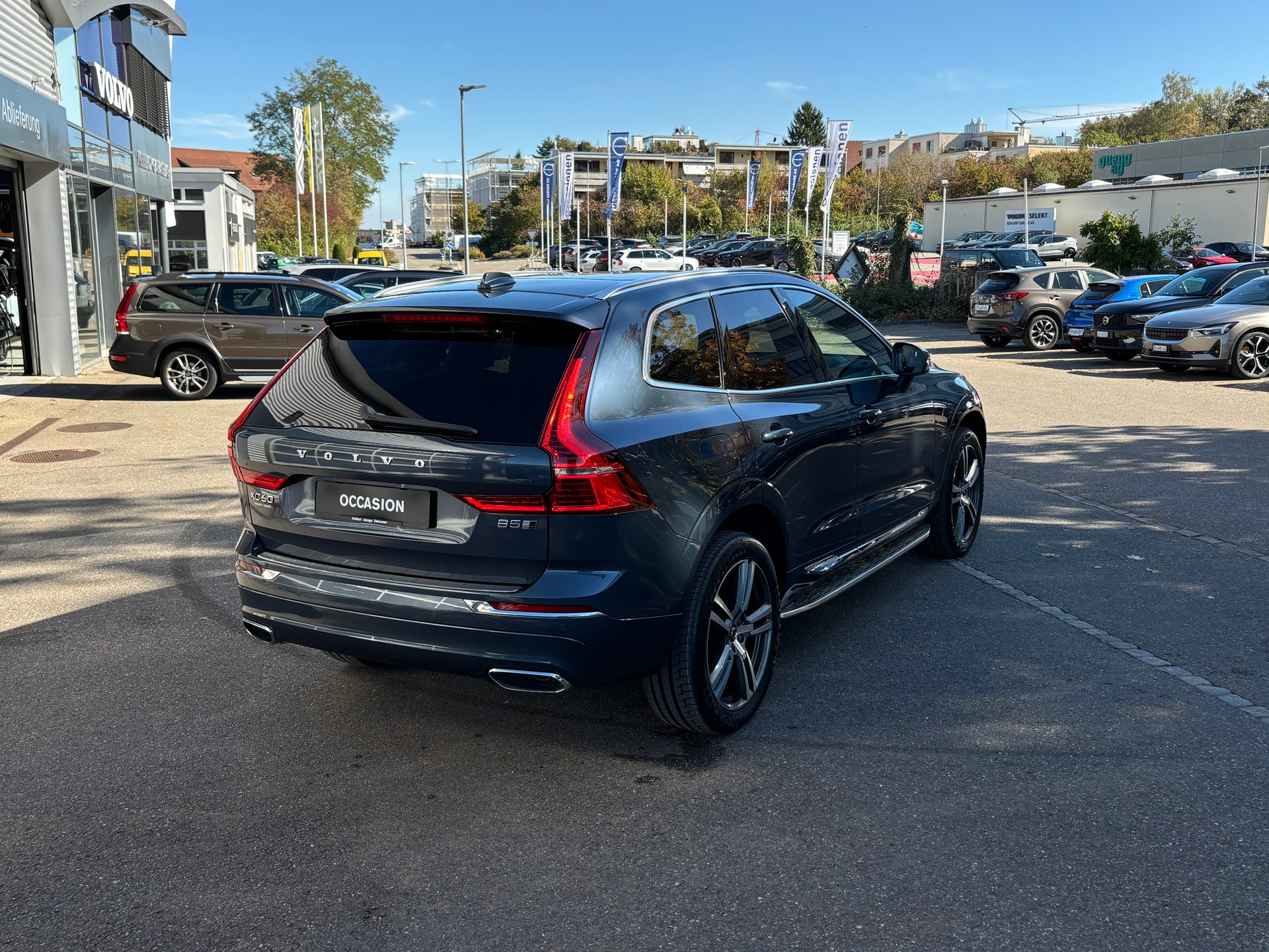 VOLVO XC60 2.0 B5 MH Inscription AWD-image-5