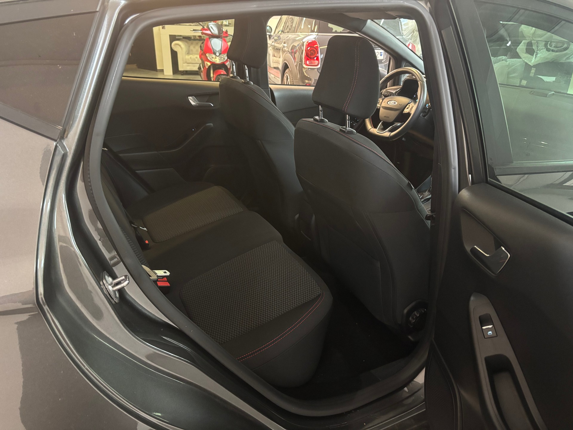 FORD Fiesta 1.0 SCTi ST-Line Automat-image-8