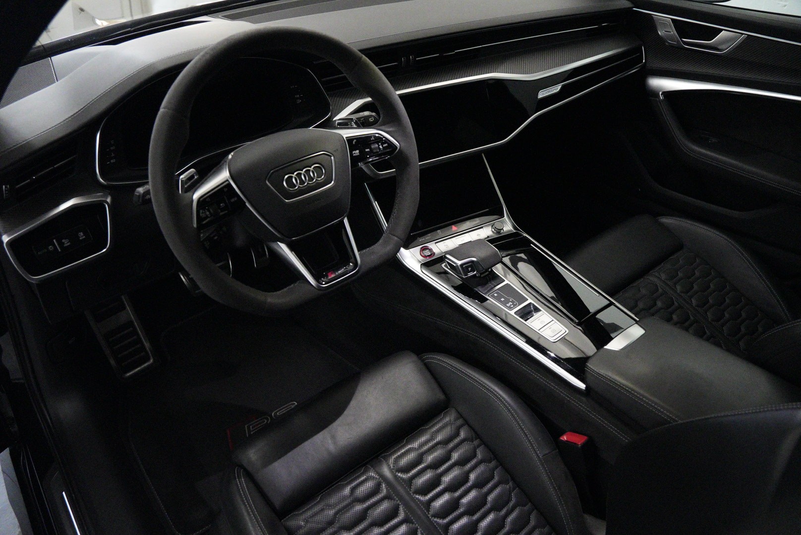 AUDI RS6 Avant 4.0 TFSI V8 quattro-image-8
