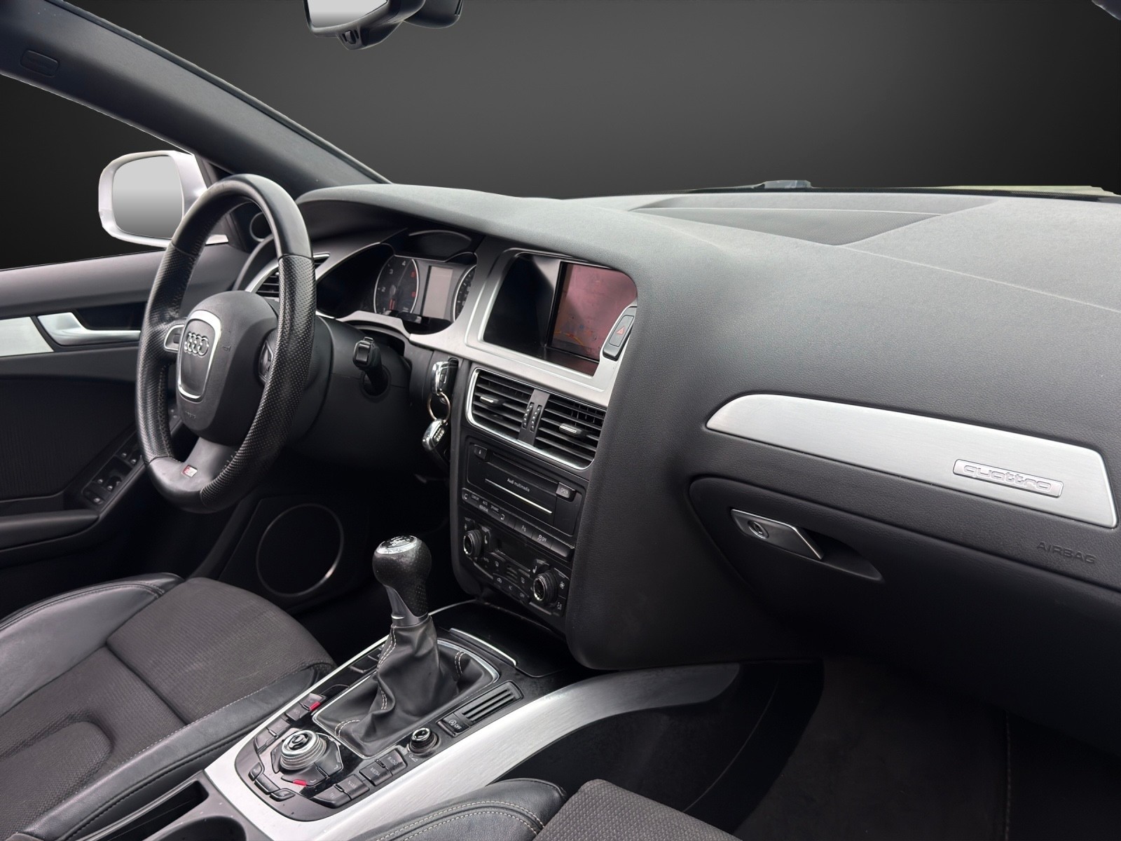 AUDI A4 Avant 2.0 TDI S-Line Style quattro mit 170 PS-image-9