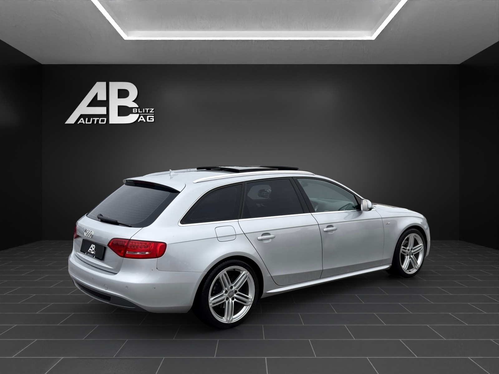 AUDI A4 Avant 2.0 TDI S-Line Style quattro mit 170 PS-image-4