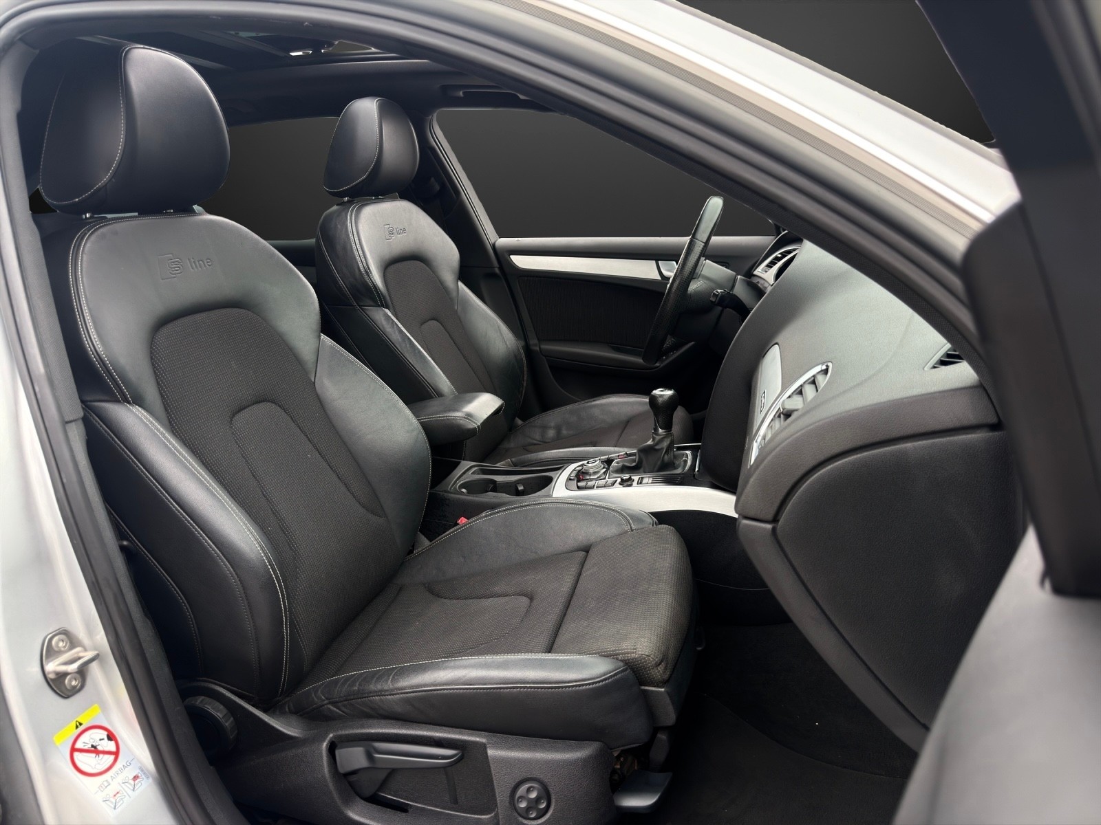 AUDI A4 Avant 2.0 TDI S-Line Style quattro mit 170 PS-image-8