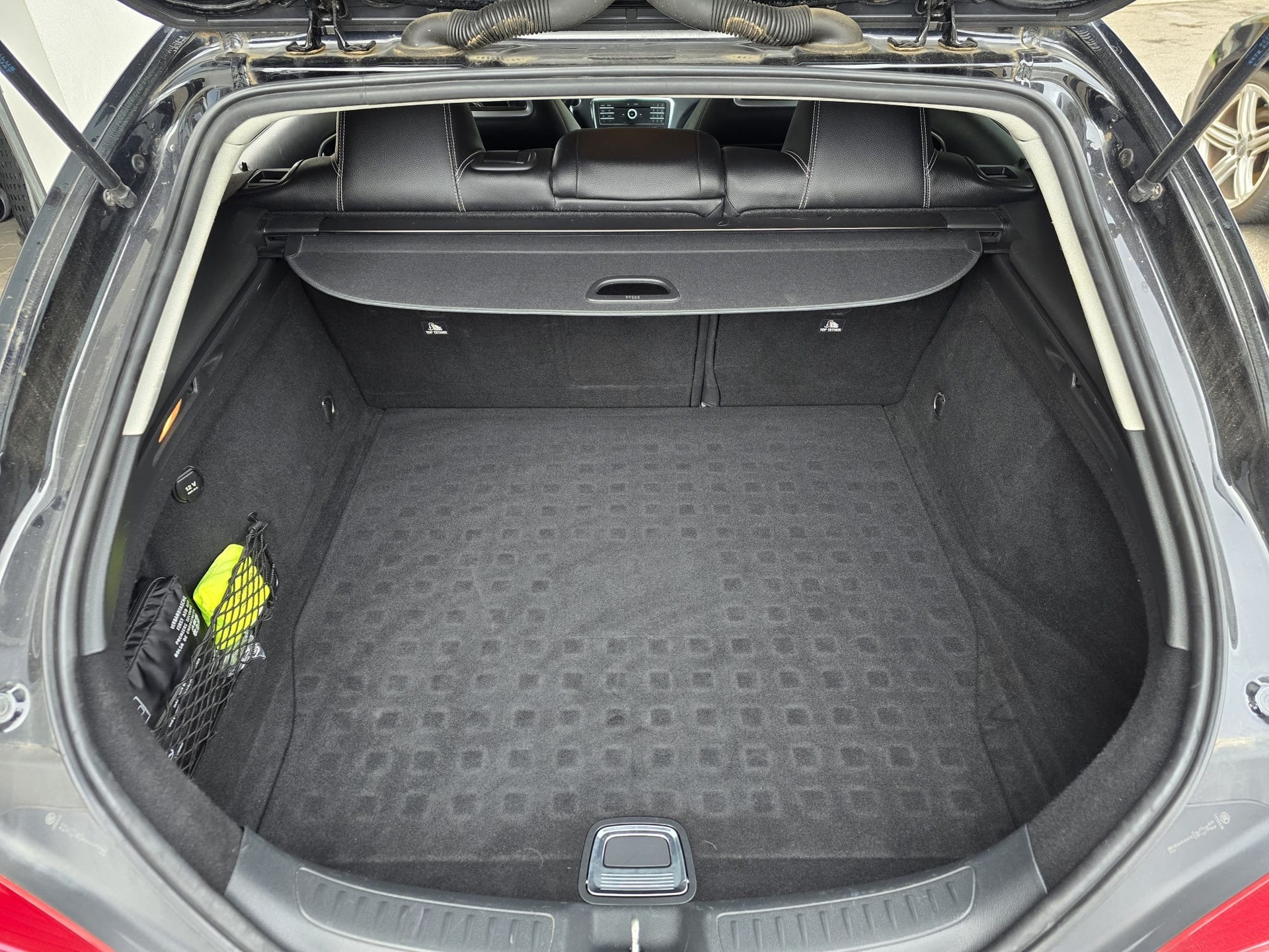 MERCEDES-BENZ CLA Shooting Brake 200 7G-DCT-image-17