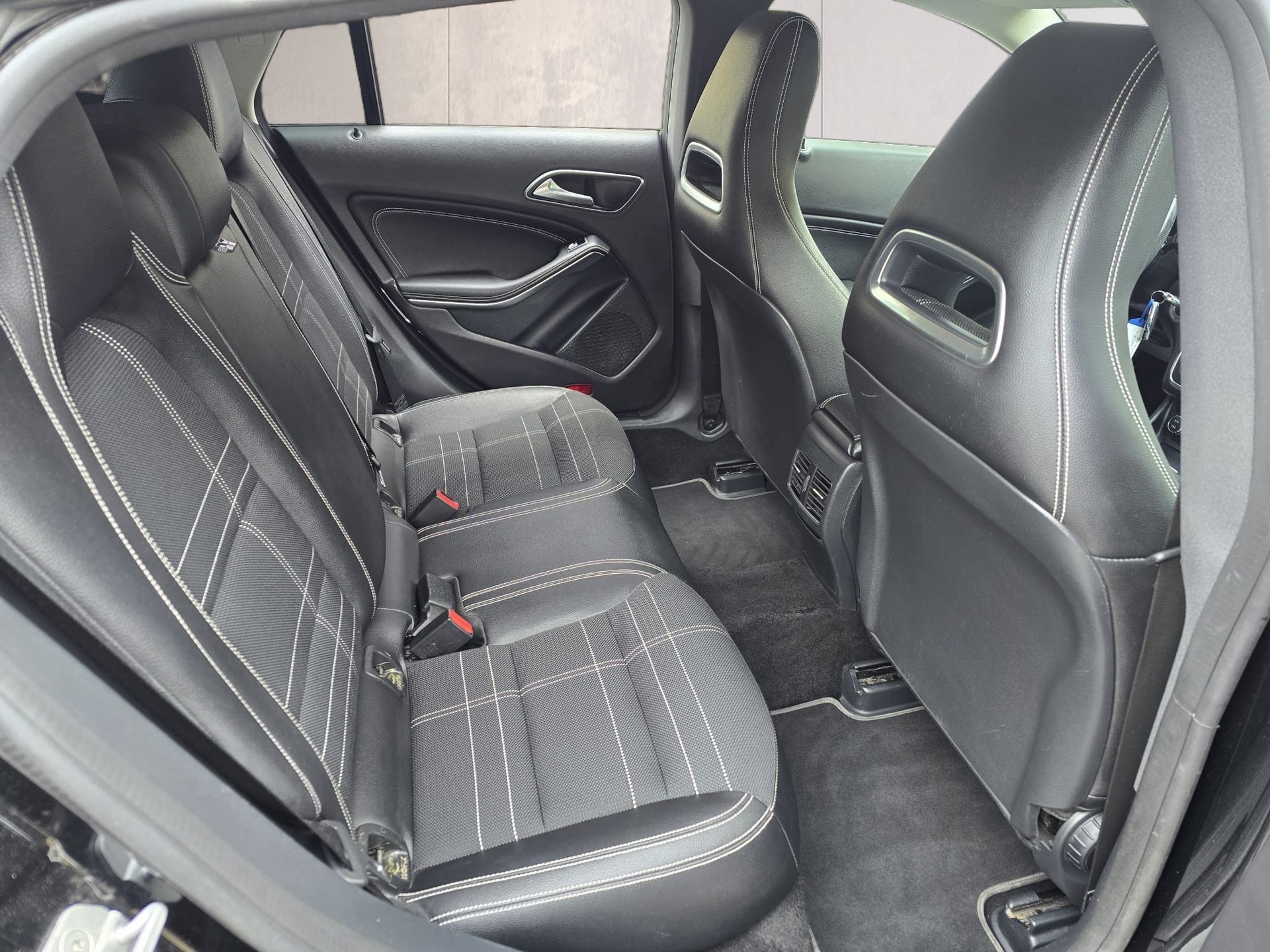 MERCEDES-BENZ CLA Shooting Brake 200 7G-DCT-image-14