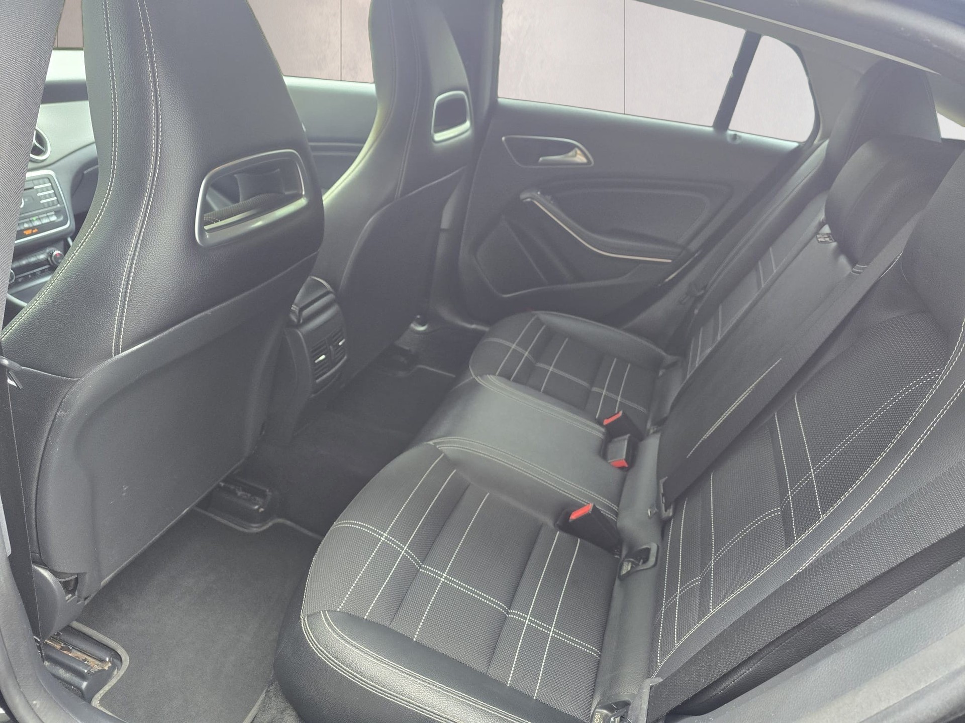 MERCEDES-BENZ CLA Shooting Brake 200 7G-DCT-image-15