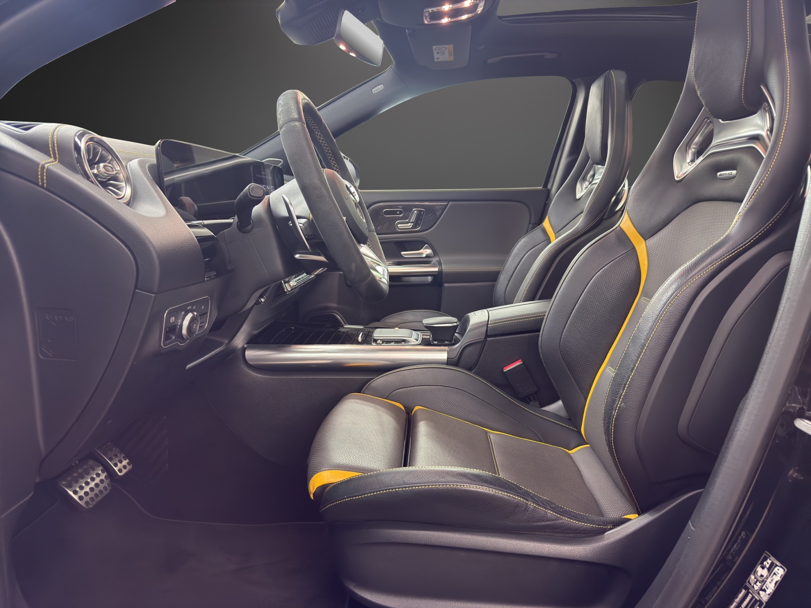 MERCEDES-BENZ GLA 45 S AMG 4Matic+-image-9