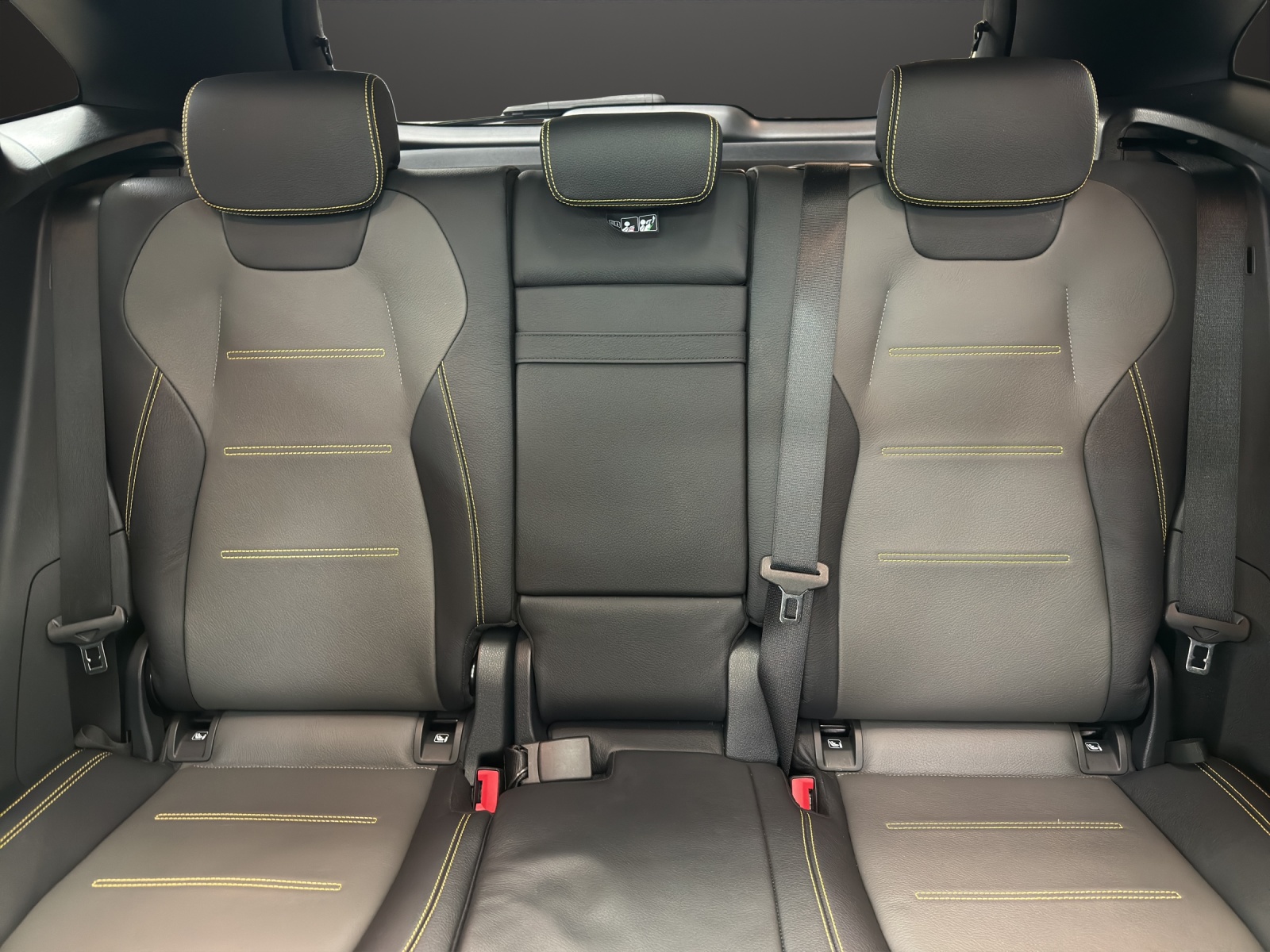 MERCEDES-BENZ GLA 45 S AMG 4Matic+-image-14