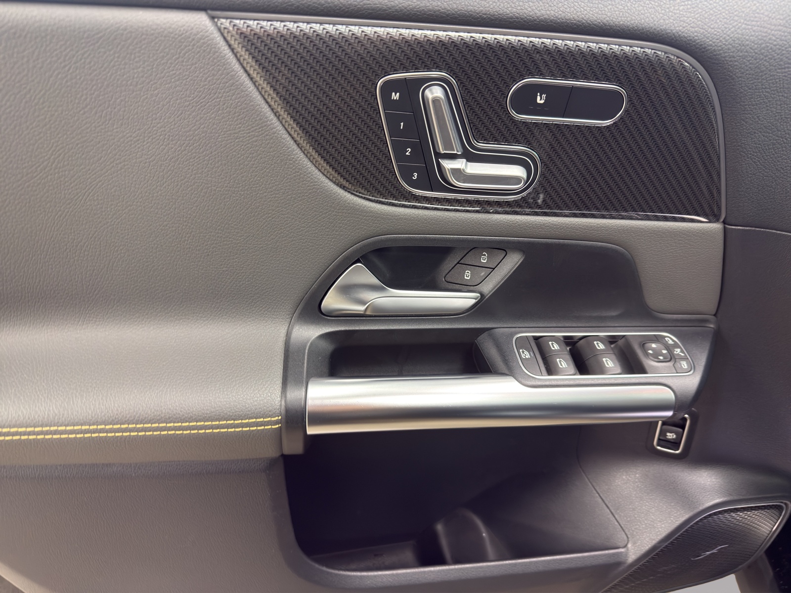 MERCEDES-BENZ GLA 45 S AMG 4Matic+-image-12