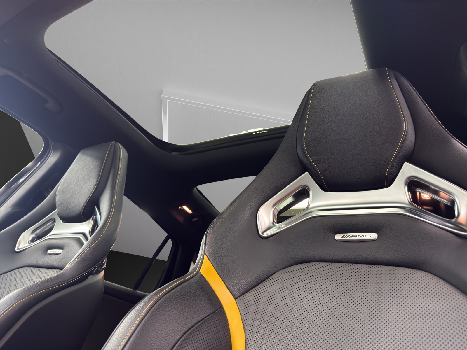 MERCEDES-BENZ GLA 45 S AMG 4Matic+-image-13