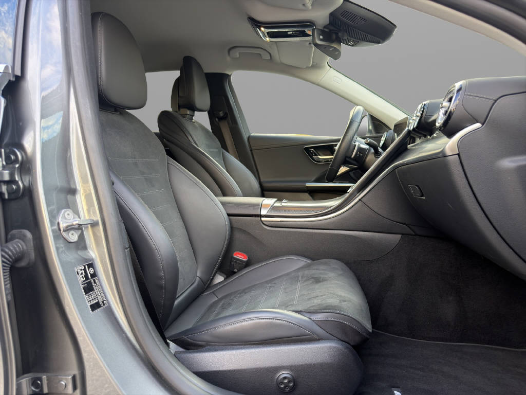MERCEDES-BENZ C 200 AMG Line 4matic-image-14