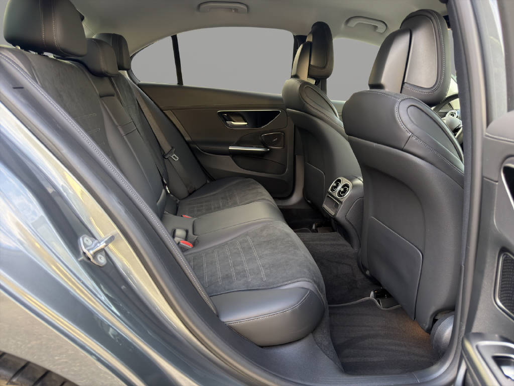 MERCEDES-BENZ C 200 AMG Line 4matic-image-13