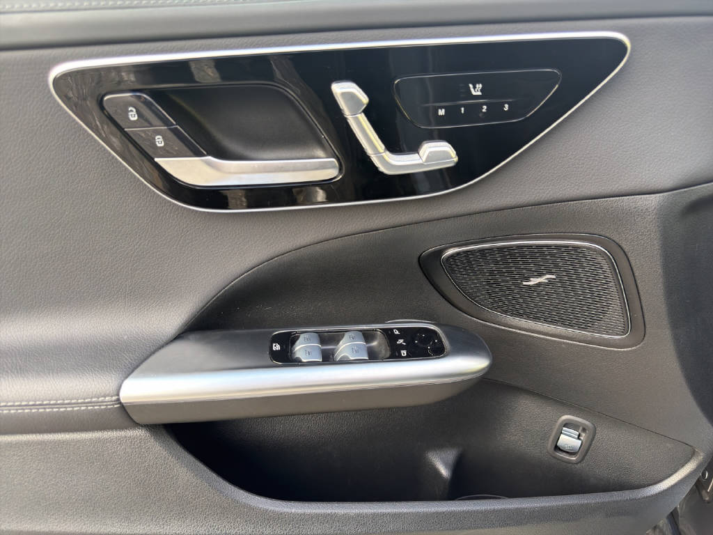 MERCEDES-BENZ C 200 AMG Line 4matic-image-11