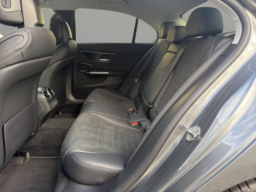 MERCEDES-BENZ C 200 AMG Line 4matic-image-12