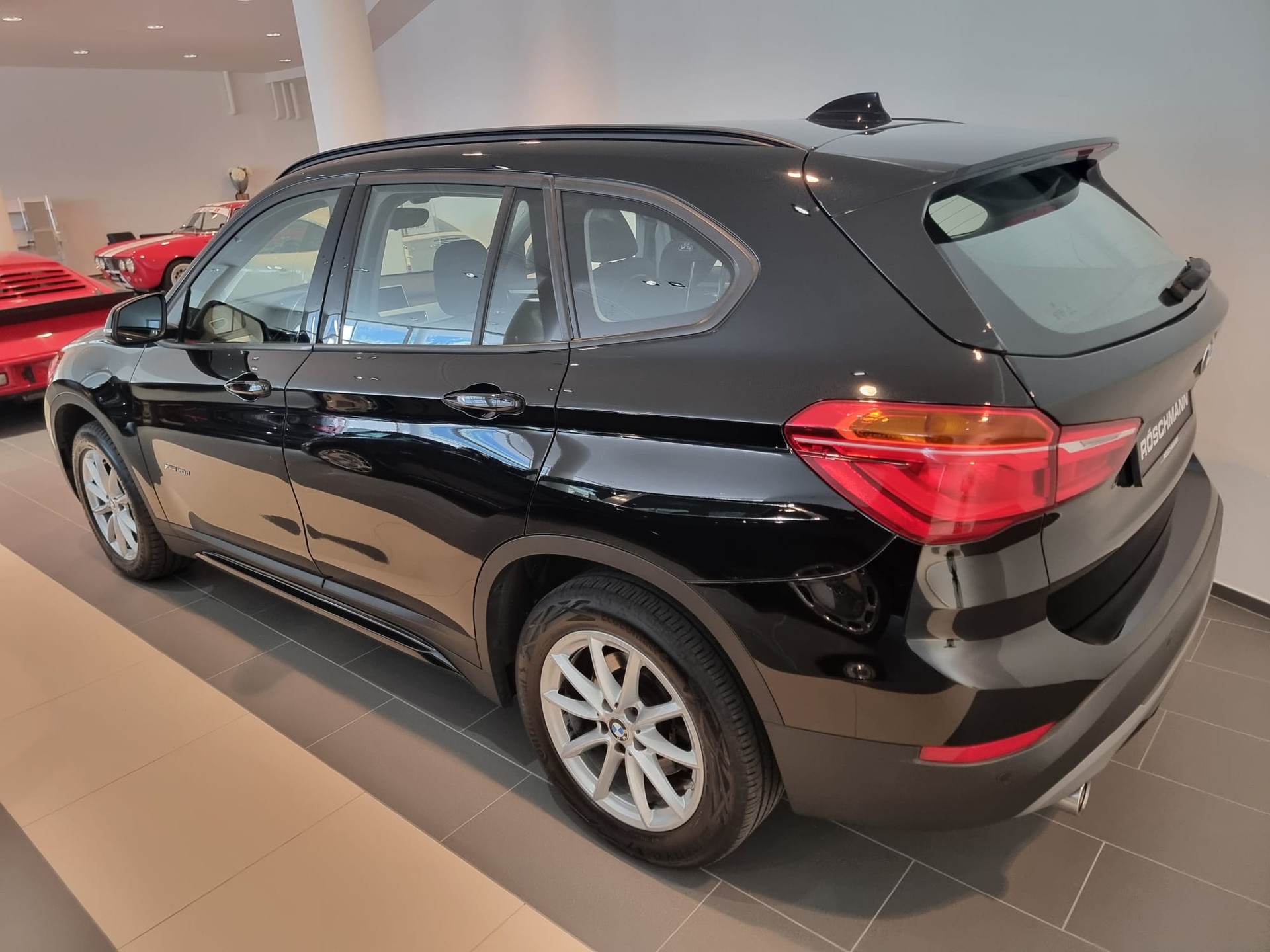 BMW X1 xDrive 20d Sport Line Allrad-image-2