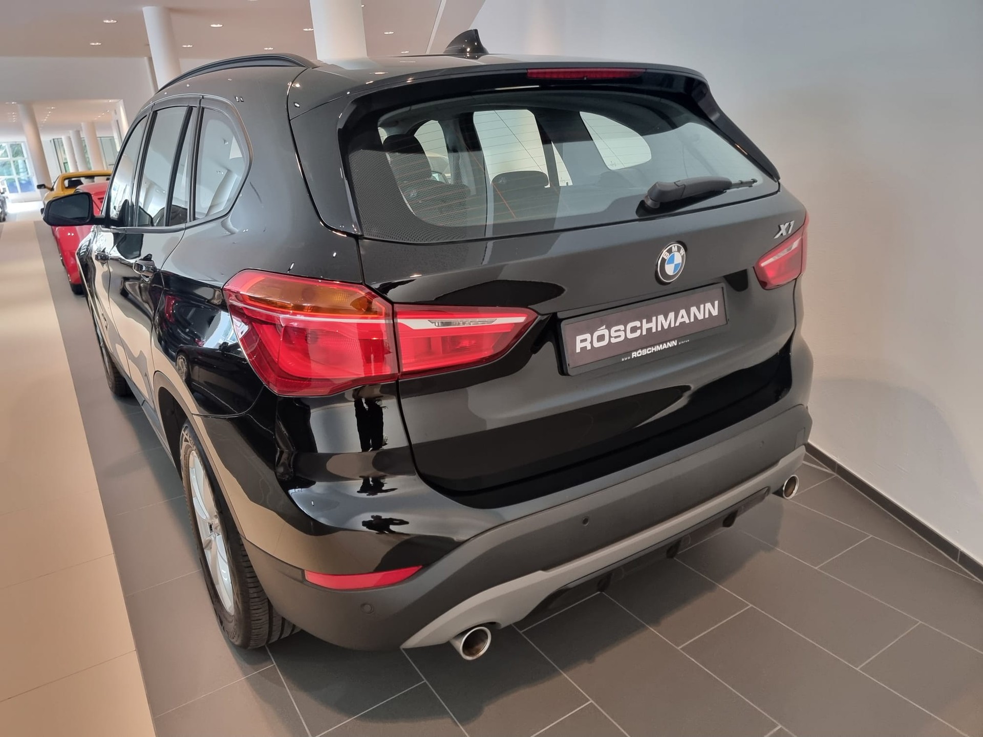 BMW X1 xDrive 20d Sport Line Allrad-image-3