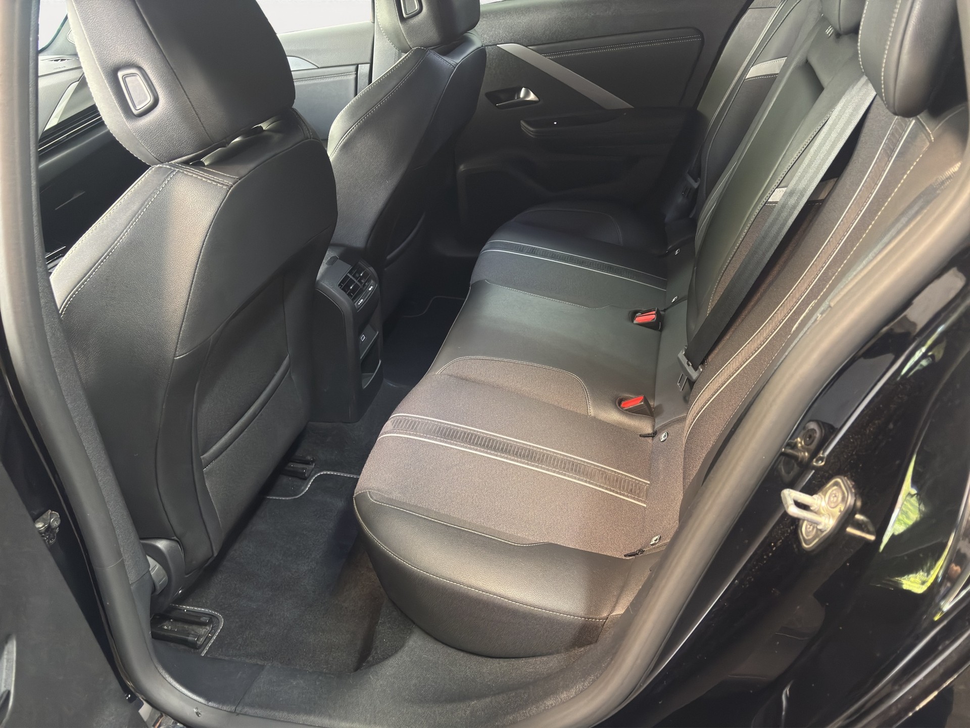 OPEL Astra Sports Tourer 1.6 PHEV Turbo GS A-image-12
