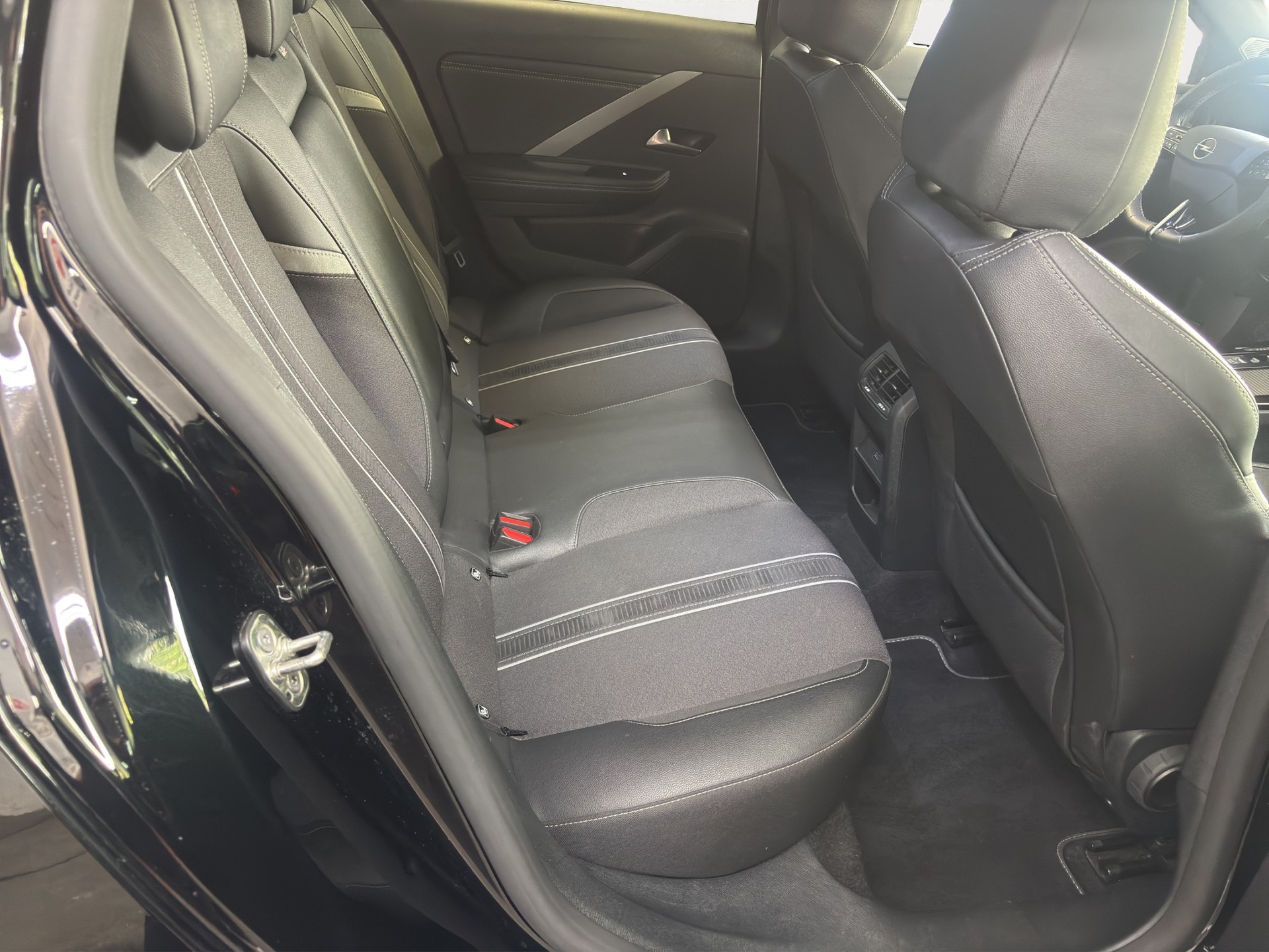 OPEL Astra Sports Tourer 1.6 PHEV Turbo GS A-image-19