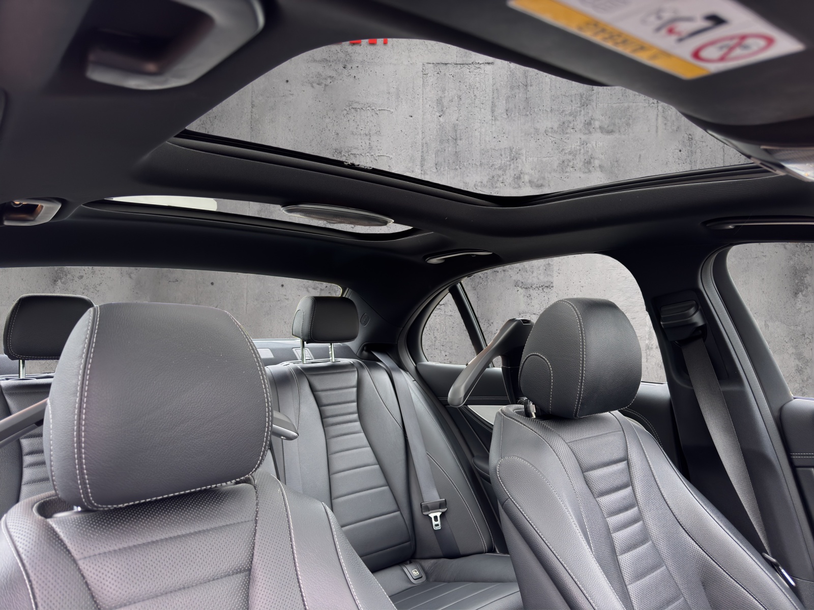 MERCEDES-BENZ E 400 d 4Matic AMG Line 9G-Tronic-image-14