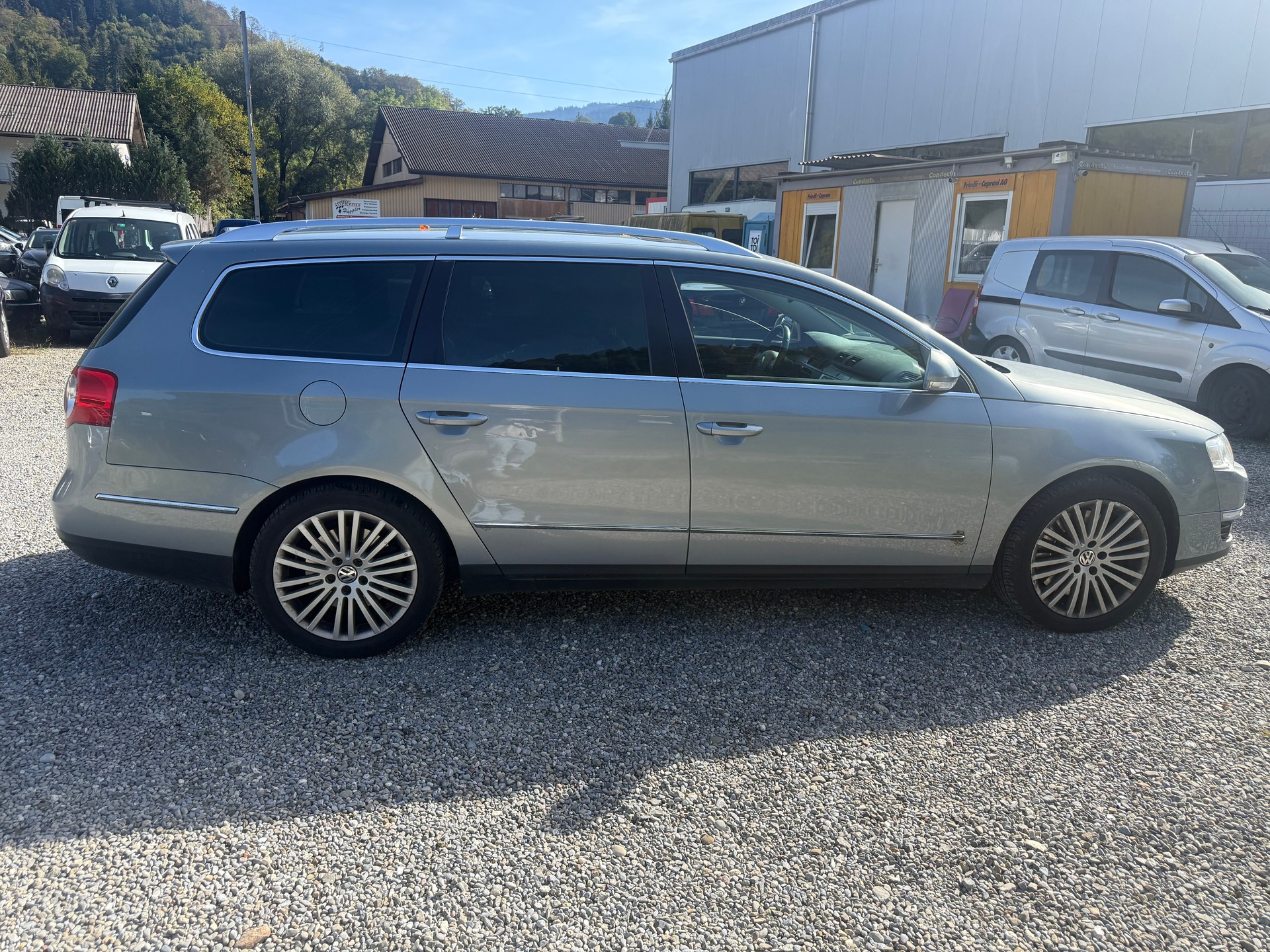 VW Passat Variant 3.2 V6 FSI Sportline 4Motion-image-3