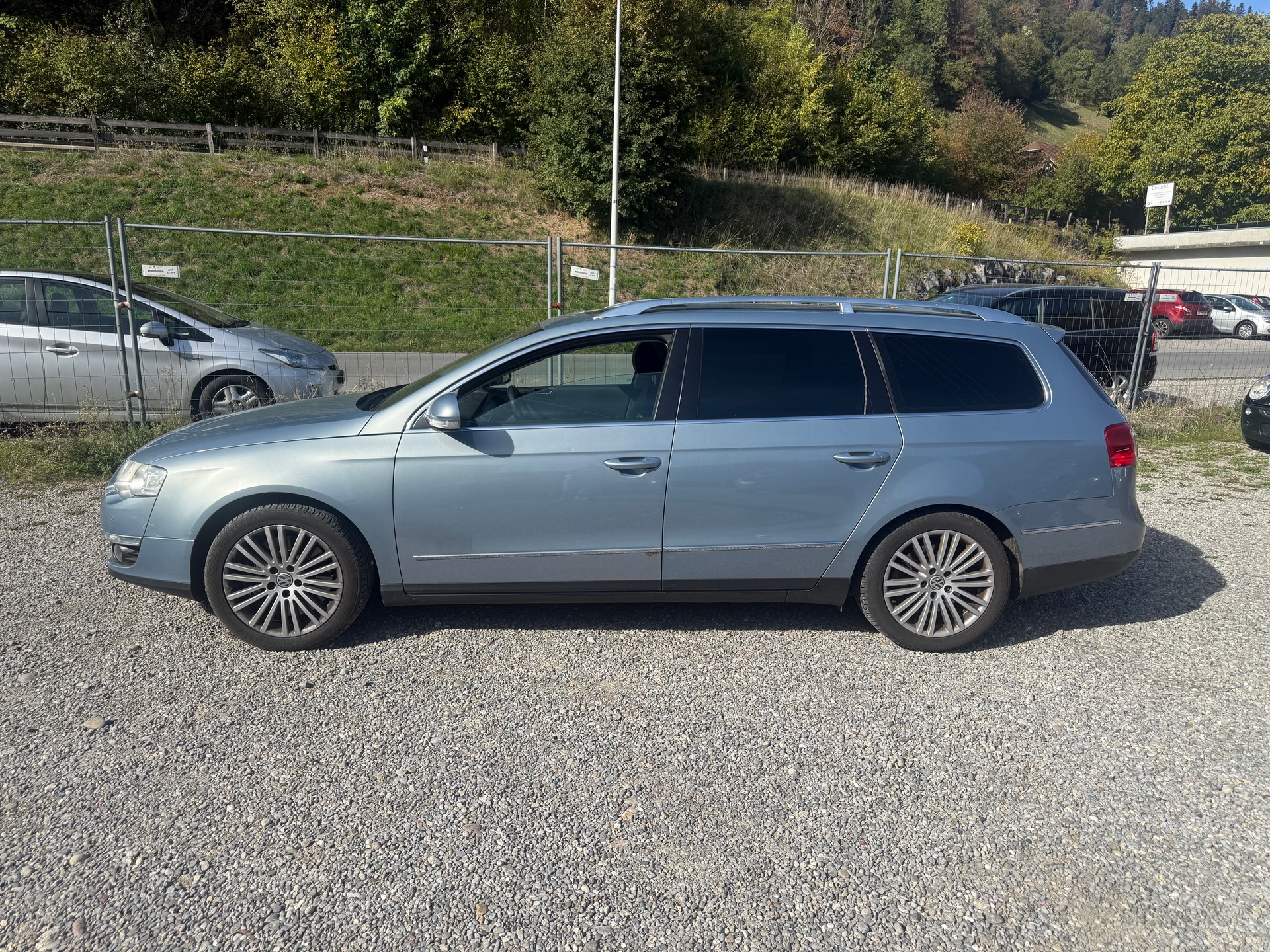 VW Passat Variant 3.2 V6 FSI Sportline 4Motion-image-1