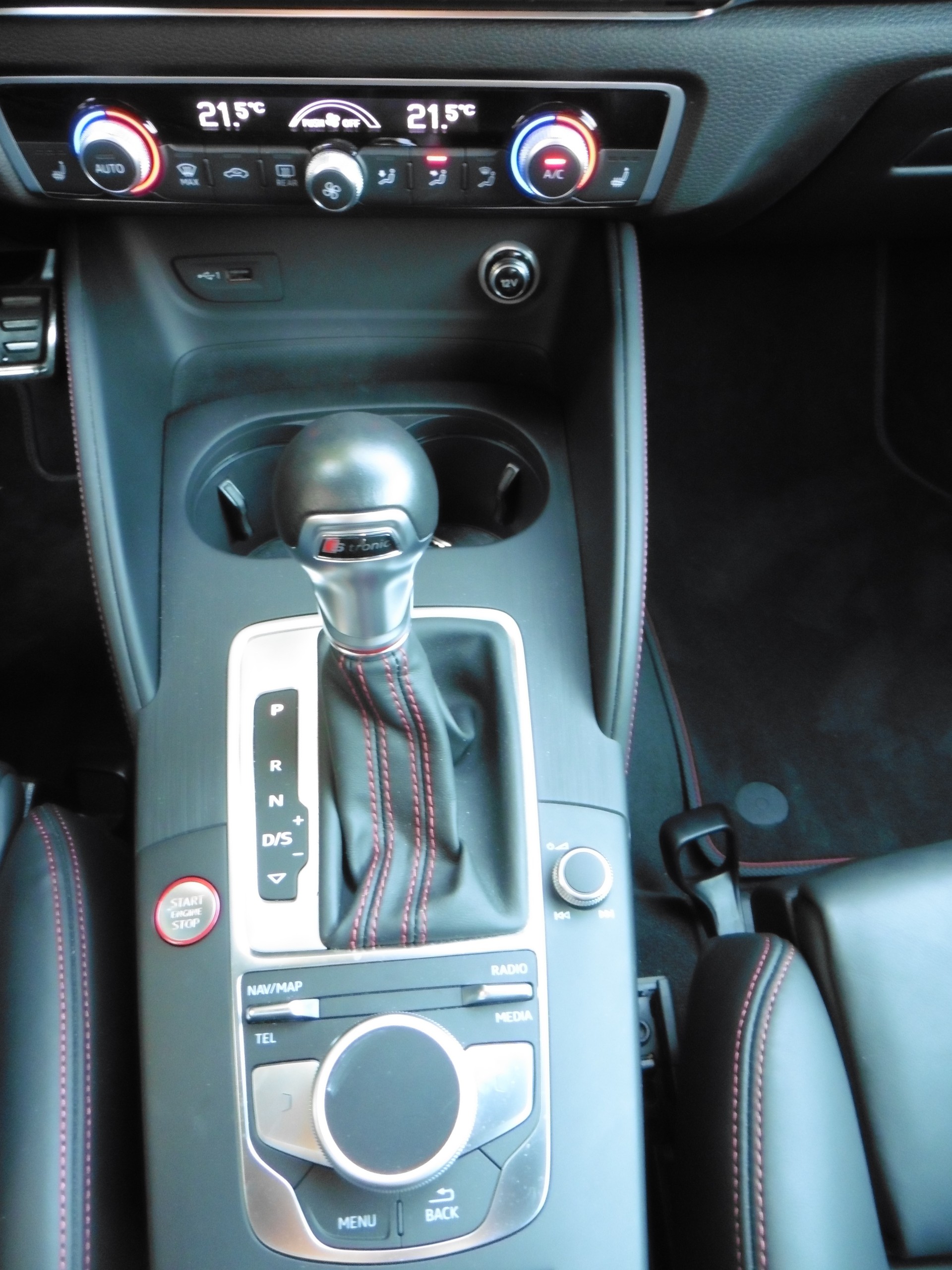 AUDI S3 Sportback 2.0 TFSI quattro S-tronic-image-15
