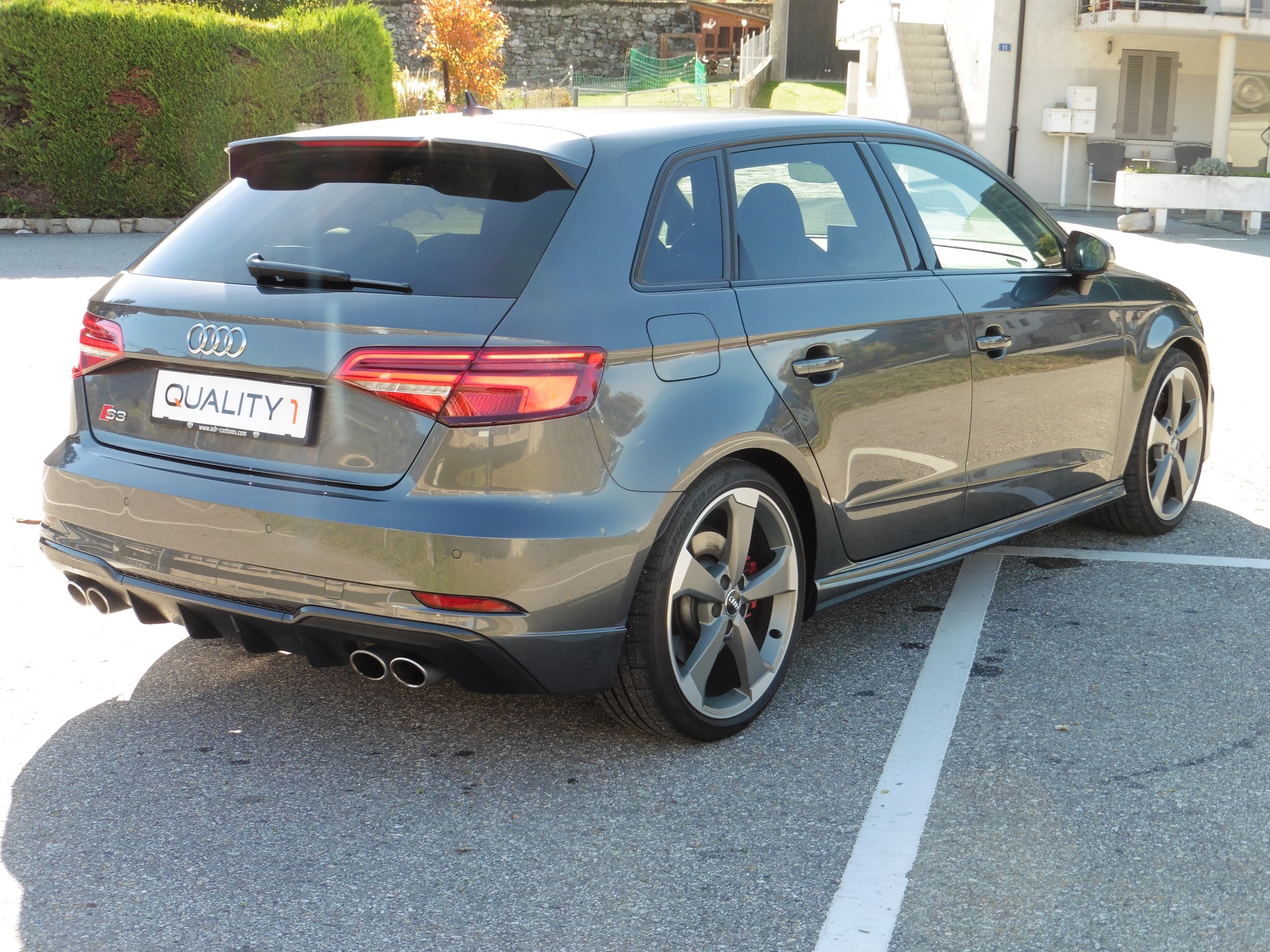AUDI S3 Sportback 2.0 TFSI quattro S-tronic-image-9