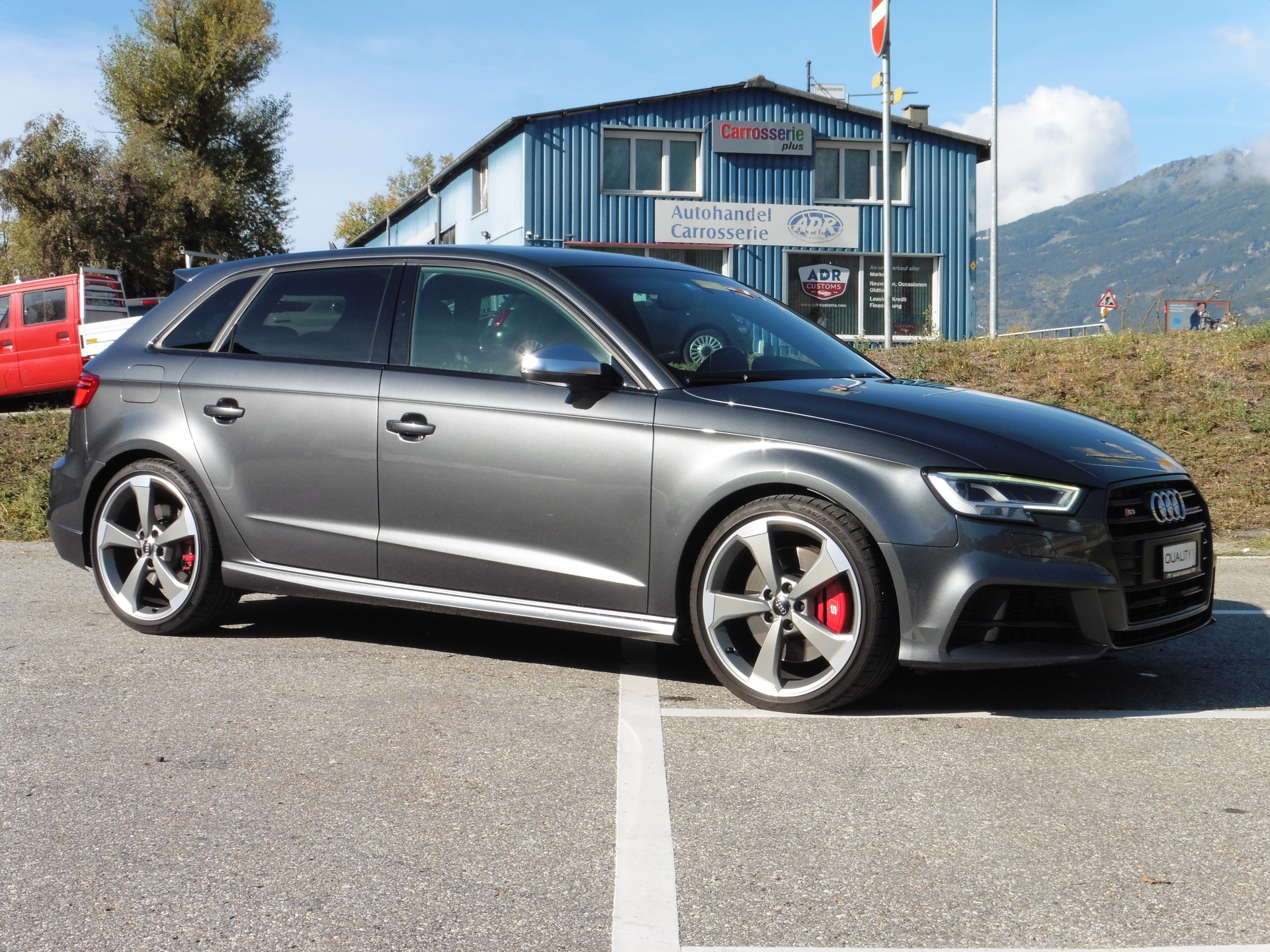 AUDI S3 Sportback 2.0 TFSI quattro S-tronic-image-2