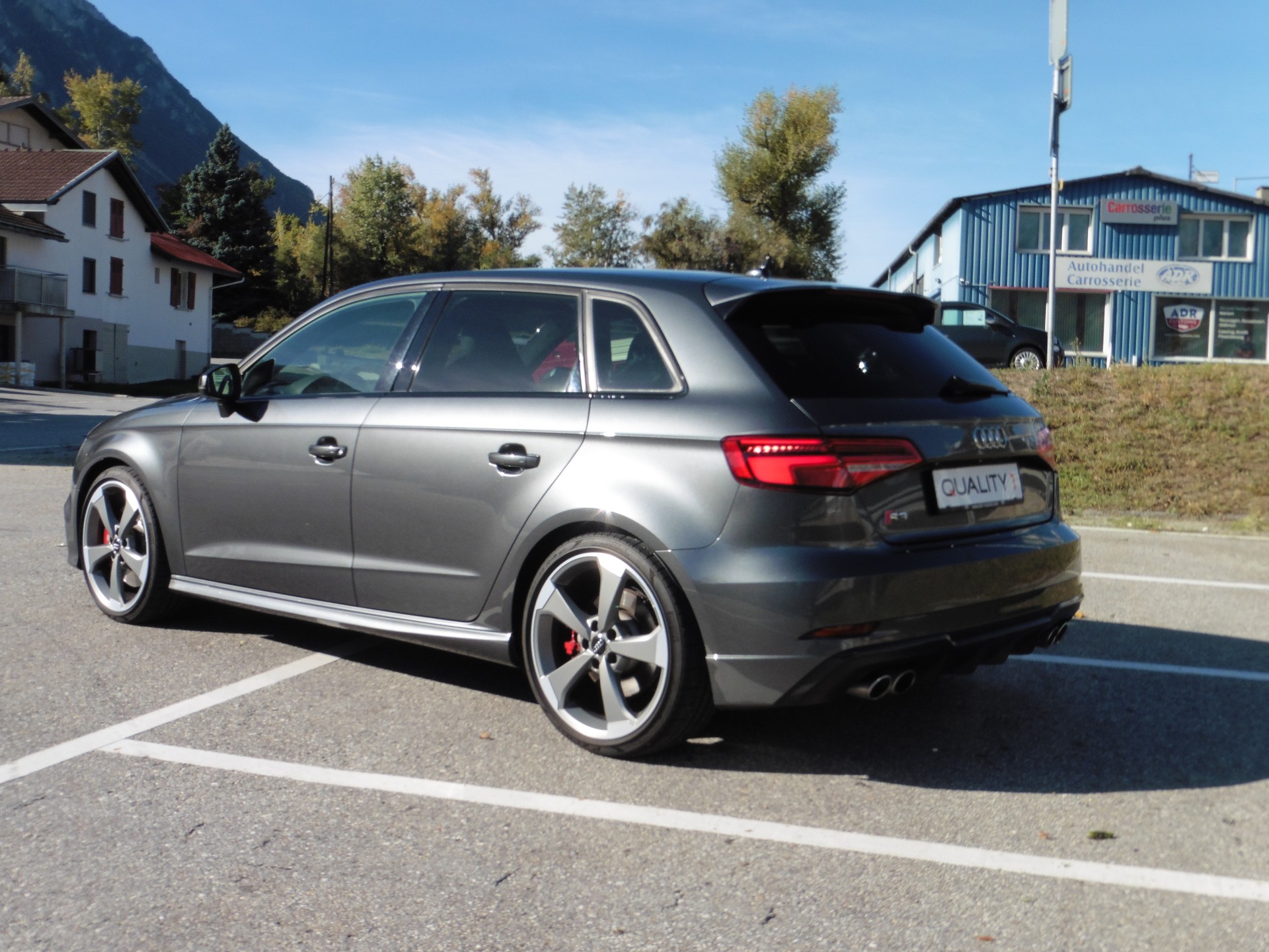 AUDI S3 Sportback 2.0 TFSI quattro S-tronic-image-6