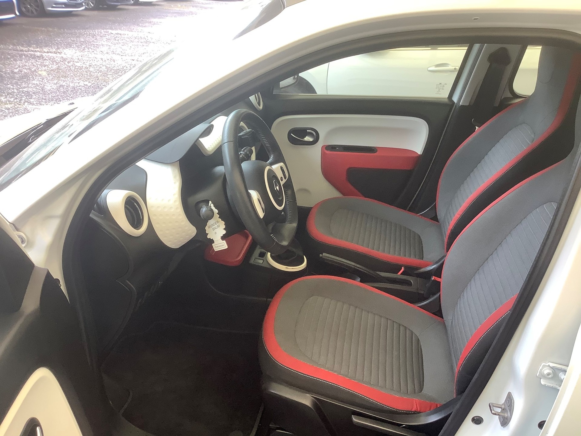 RENAULT Twingo 1.0 Life-image-14