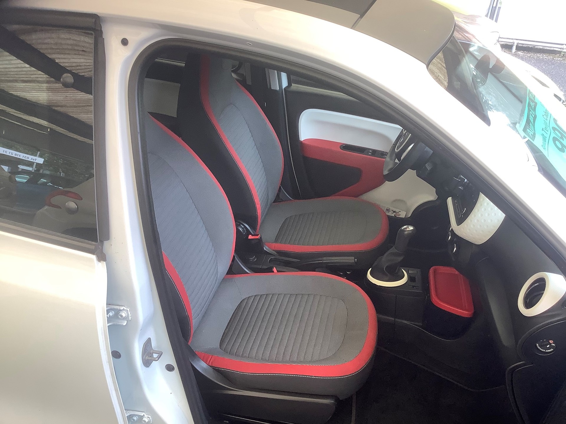 RENAULT Twingo 1.0 Life-image-8