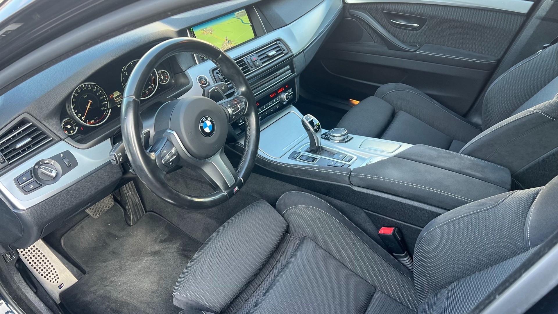 BMW 535d Touring xDrive Steptronic-image-7