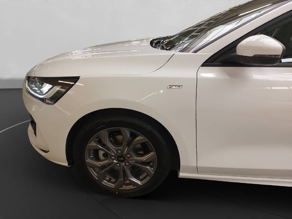 FORD Focus 1.0i EcoB Hybrid 155 ST-Line-image-9