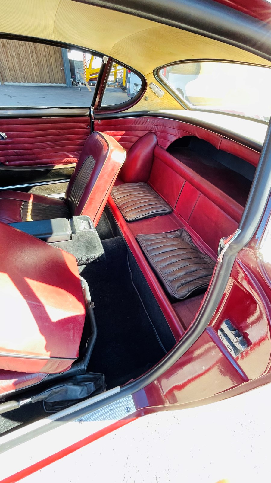 VOLVO P1800-image-4