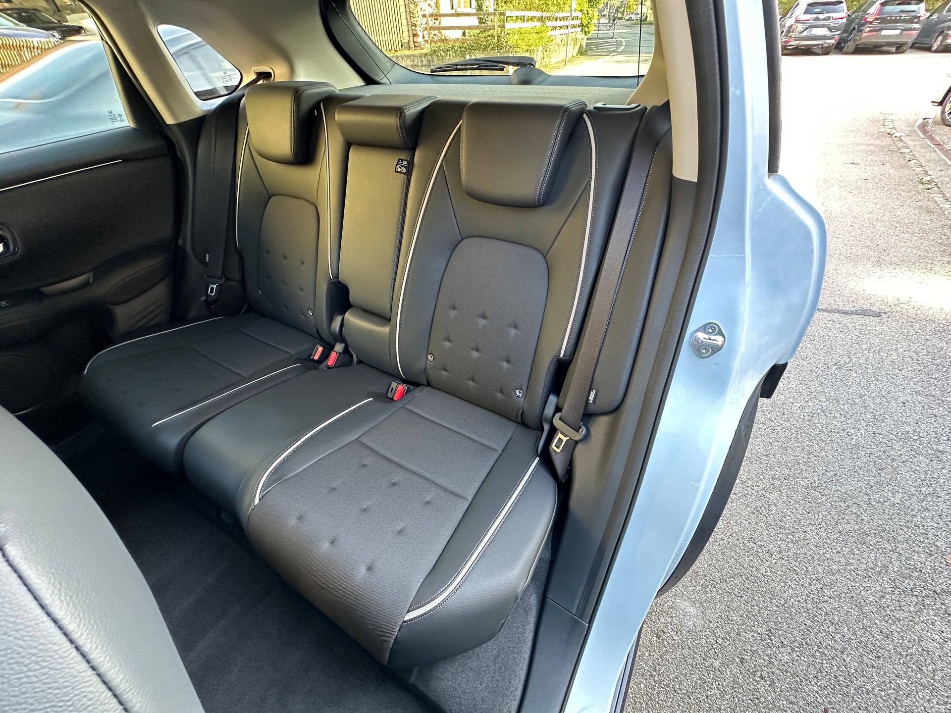 HONDA ZR-V 2.0i MMD Hybrid Sport Automatic-image-12