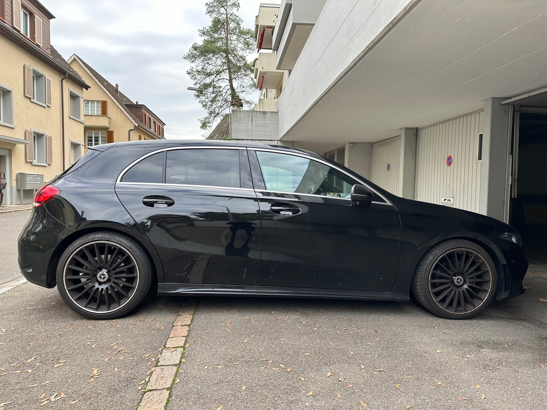 MERCEDES-BENZ A 200 AMG Line 7G-DCT-image-1