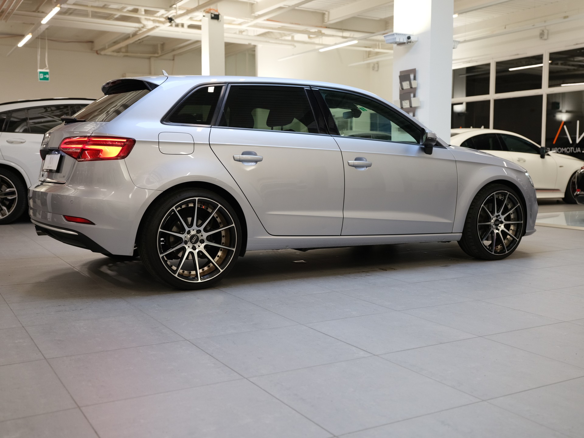 AUDI A3 Sportback 2.0 TFSI Sport-image-5