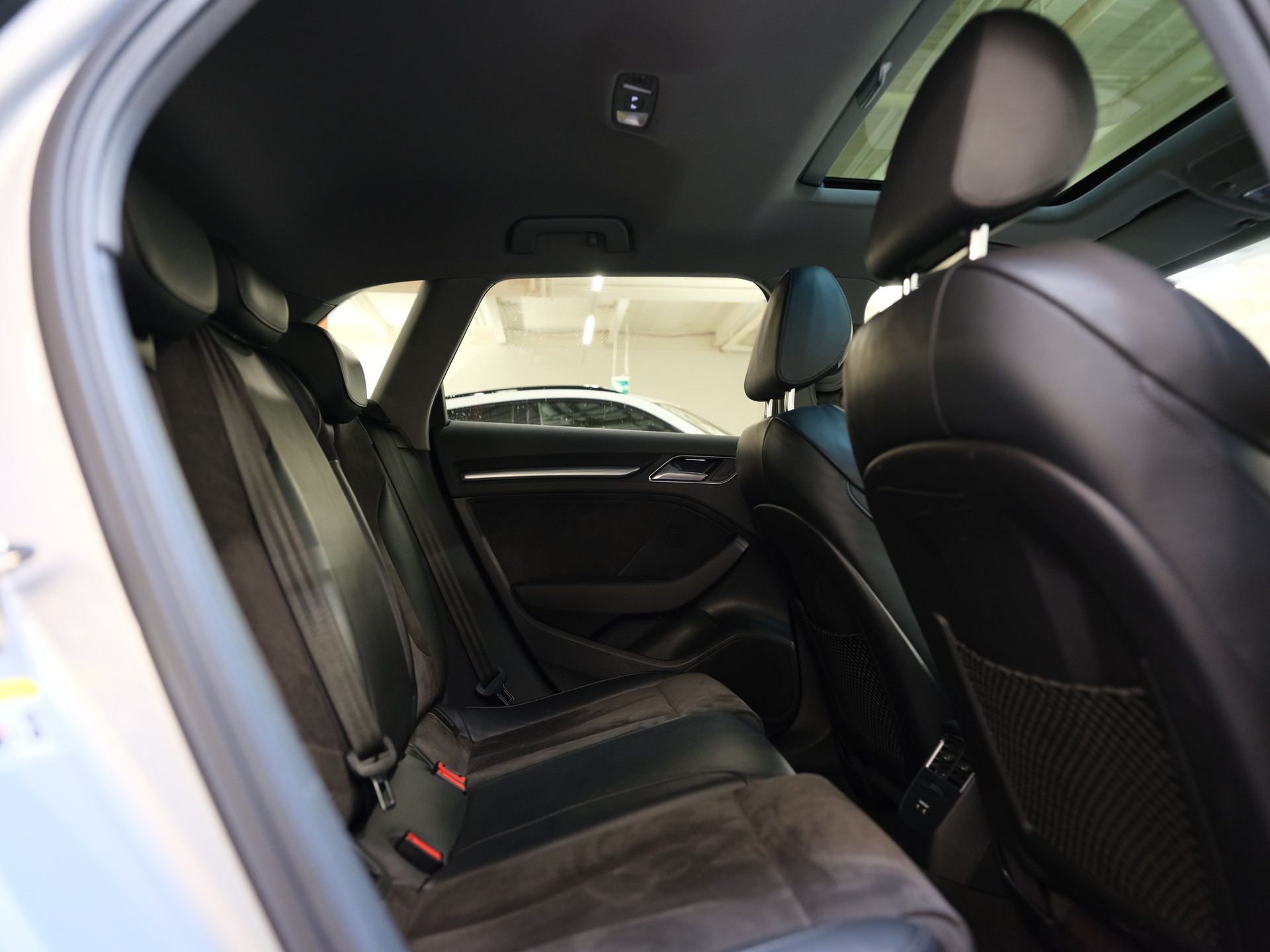 AUDI A3 Sportback 2.0 TFSI Sport-image-11