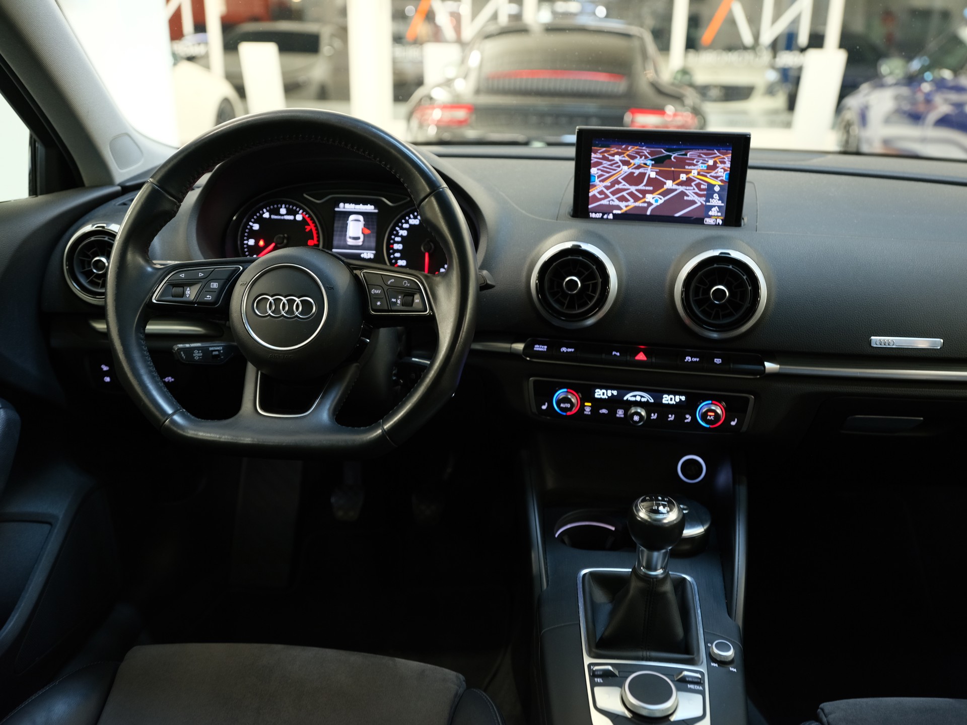AUDI A3 Sportback 2.0 TFSI Sport-image-14