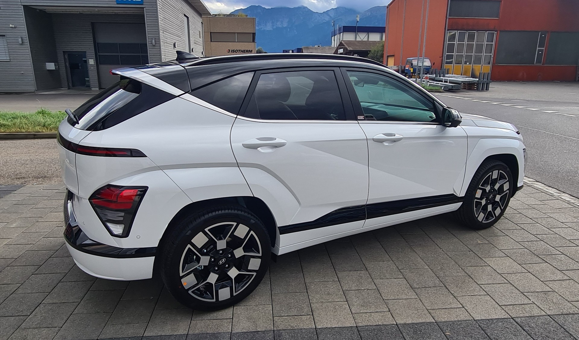 HYUNDAI Kona EV 65.4 kWh Vertex-showroom-element-3
