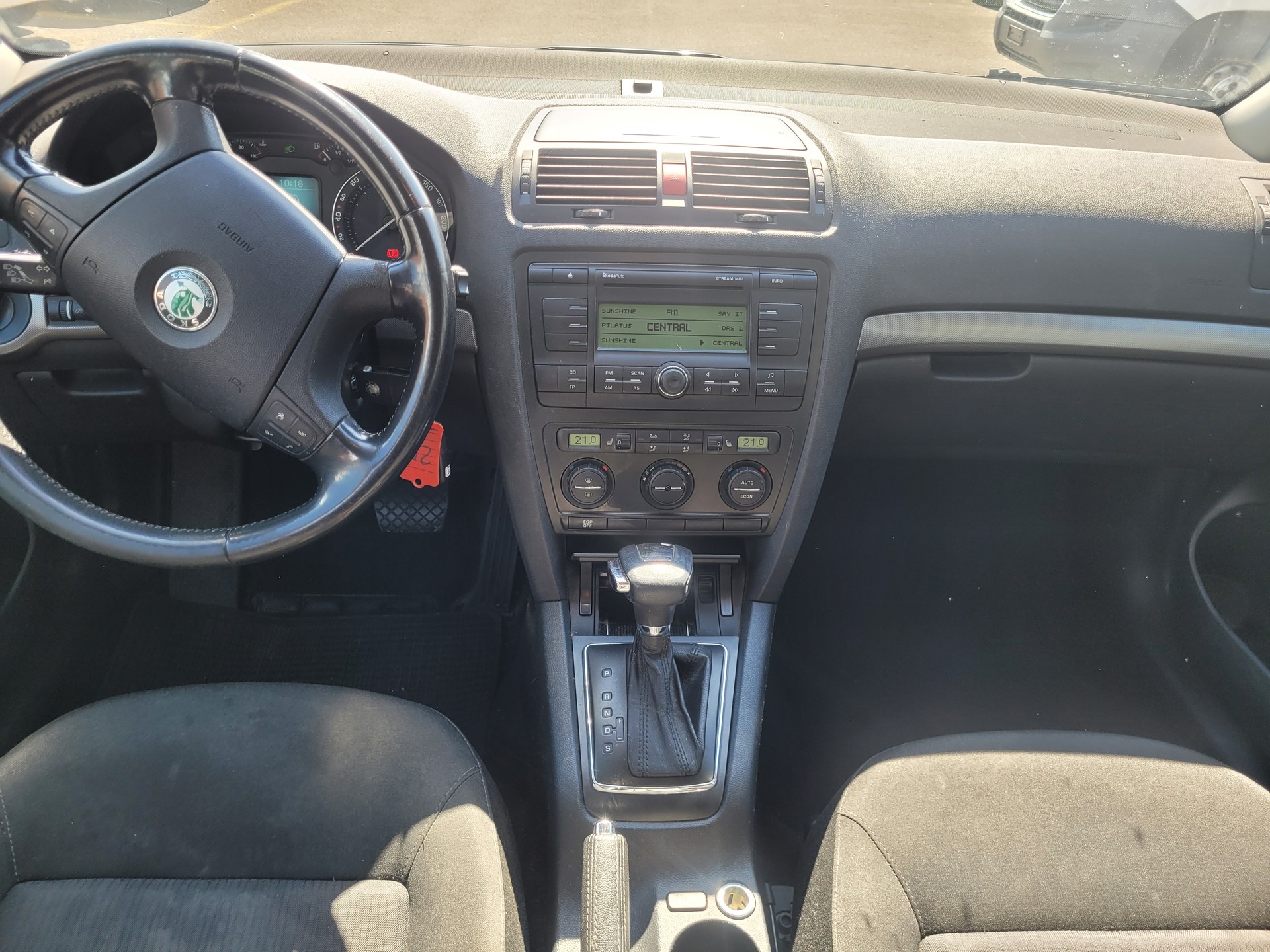 SKODA Octavia 2.0 FSI Elegance Tiptronic-image-8